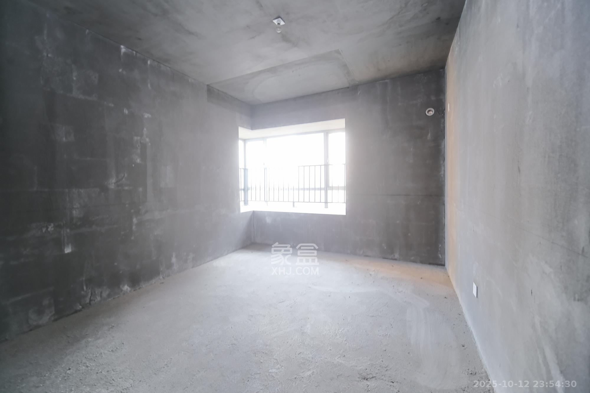 湖湘奥林匹克花园 4室2厅2卫 105.0万 湖湘奥林匹克花园 4室2厅2卫 105.0万卧室