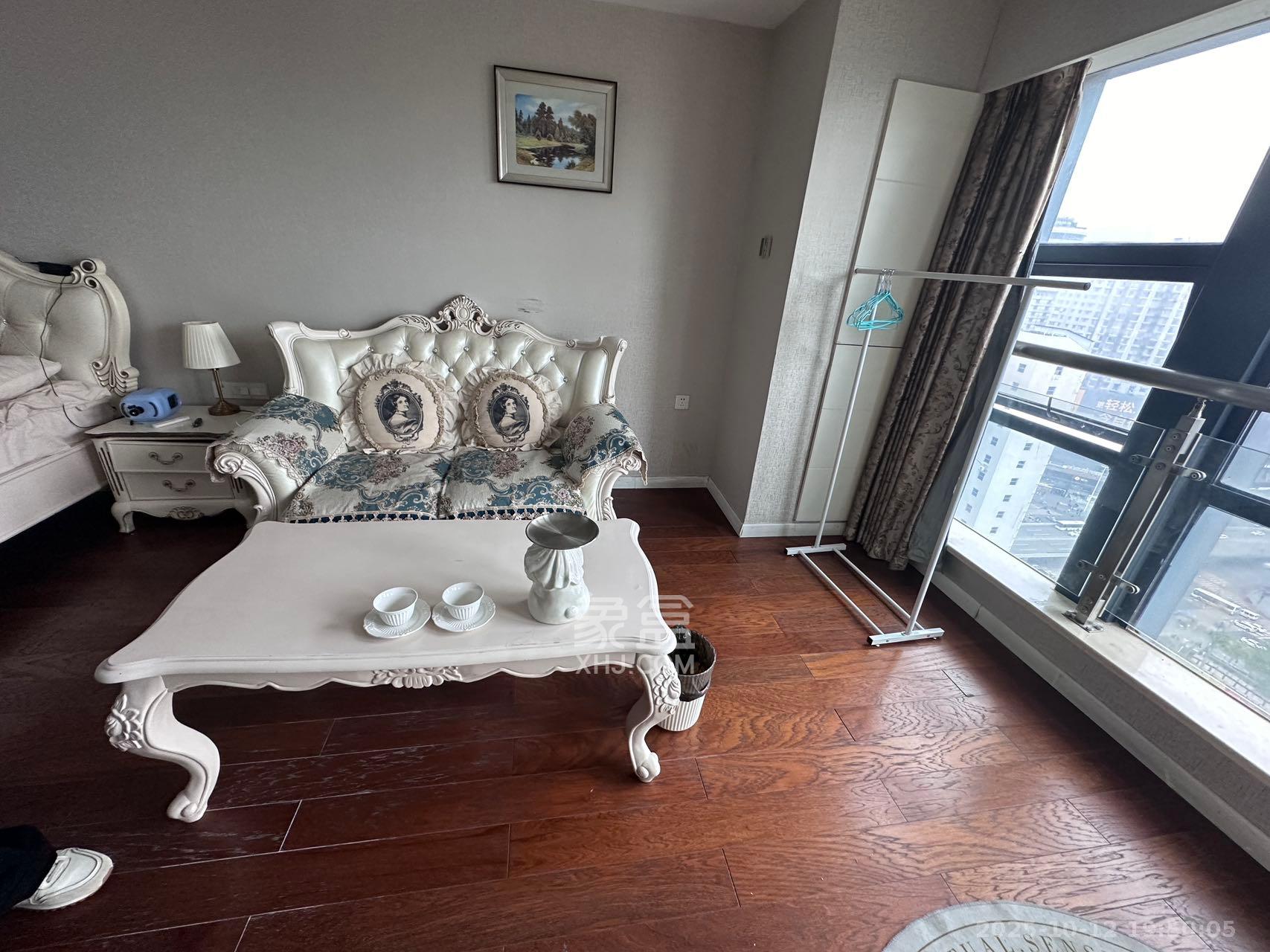 壹号公馆  1室1厅1卫    2100.0元/月 壹号公馆  1室1厅1卫    2100.0元/月