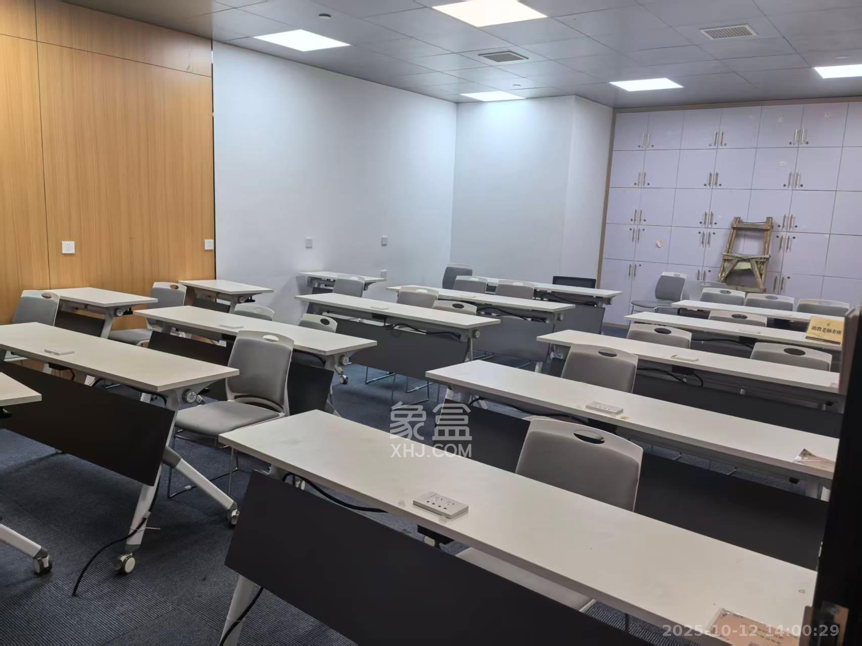 世茂环球金融中心   402.0㎡      32000.0元/月