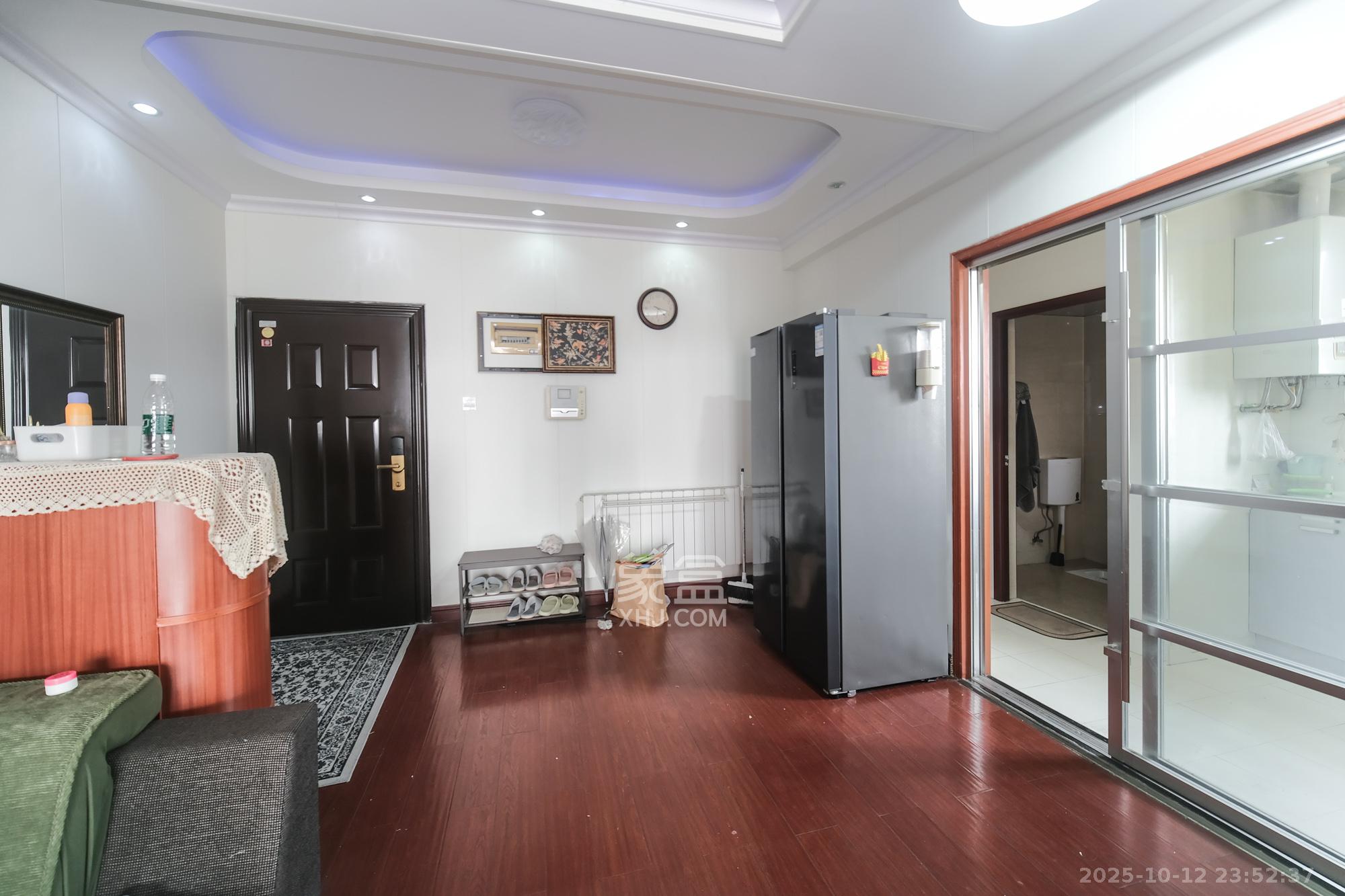 山水湾  2室2厅1卫    59.0万客厅