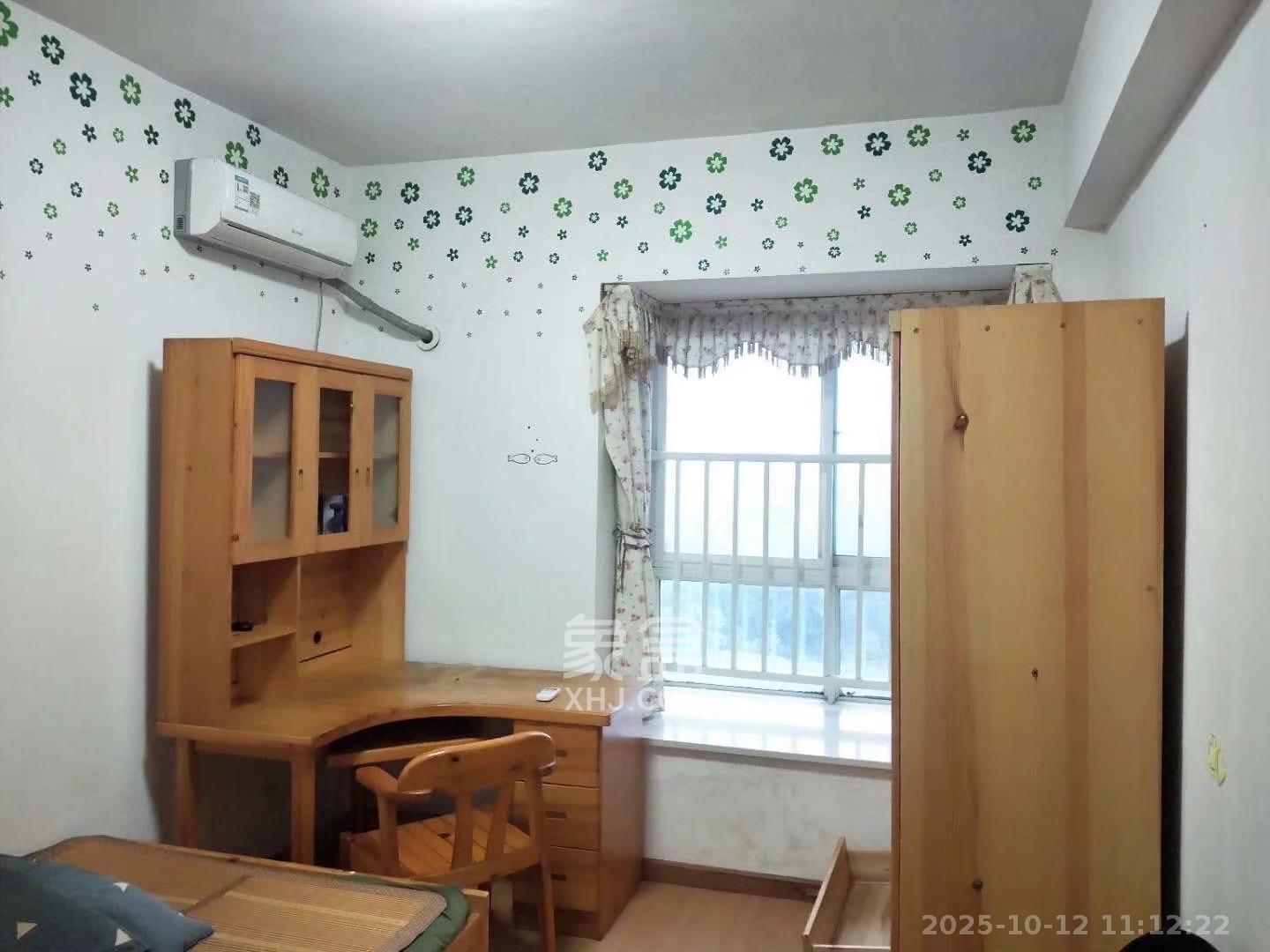 麓山润城  3室2厅2卫    2300.0元/月室内图