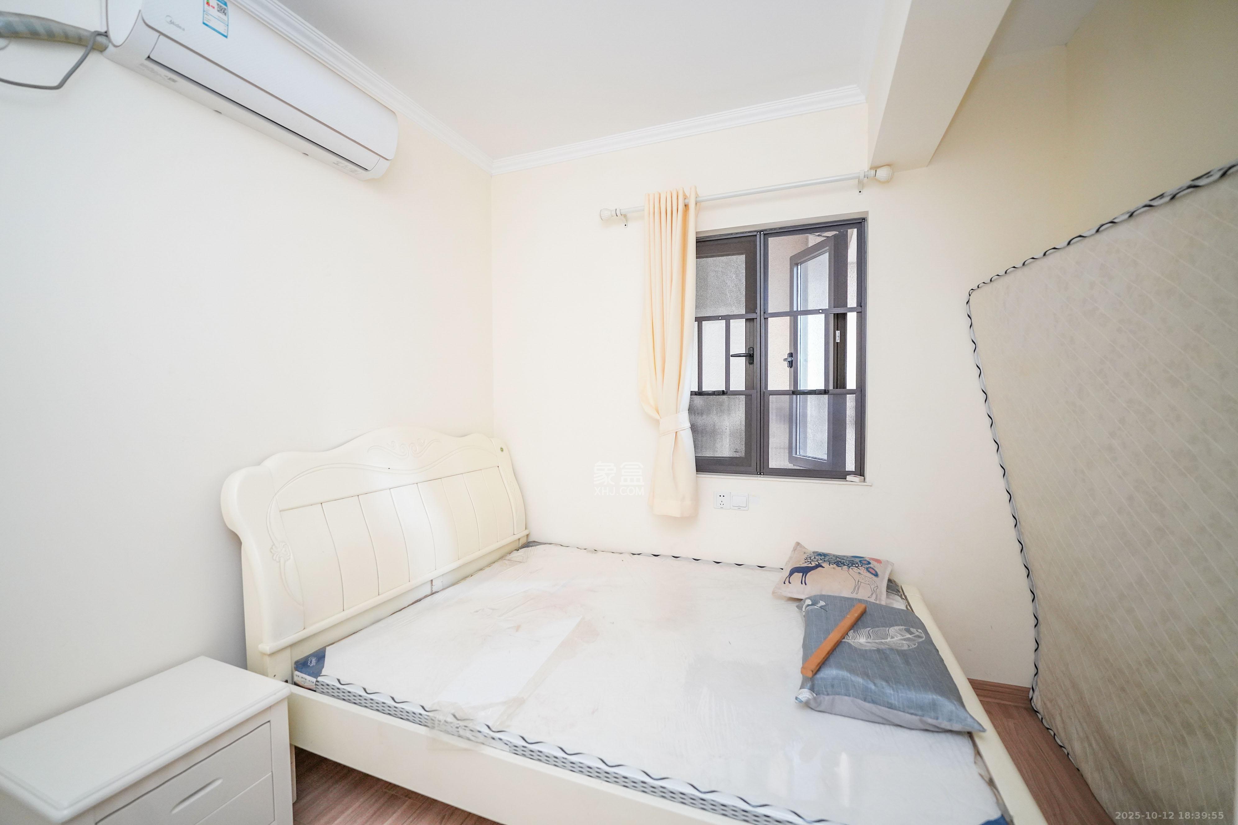 碧桂园公园壹号(凯怡茗苑) 3室2厅1卫 58.0万 碧桂园公园壹号(凯怡茗苑) 3室2厅1卫 58.0万卧室