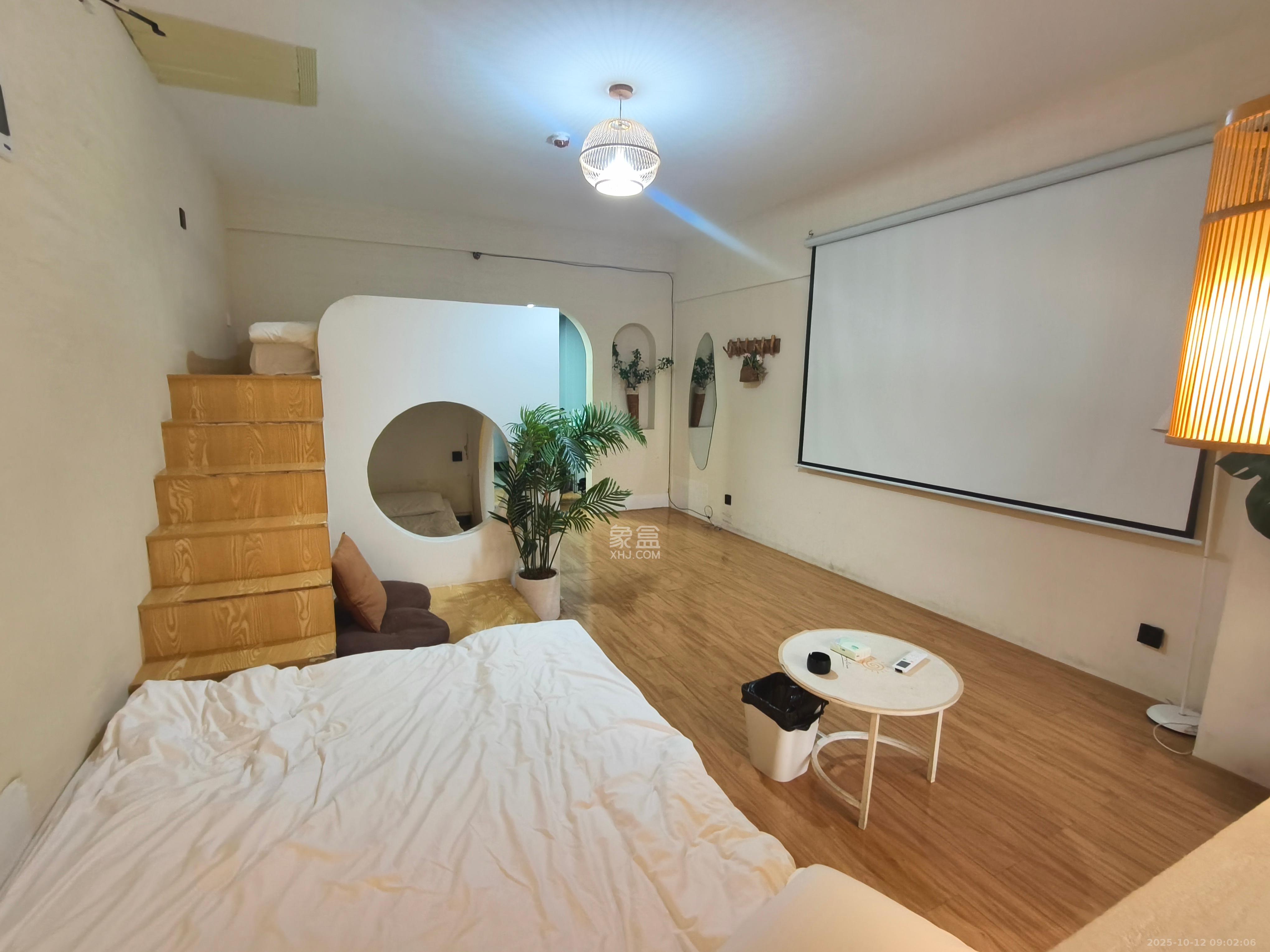 七彩丽都  1室1厅1卫    2000.0元/月室内图