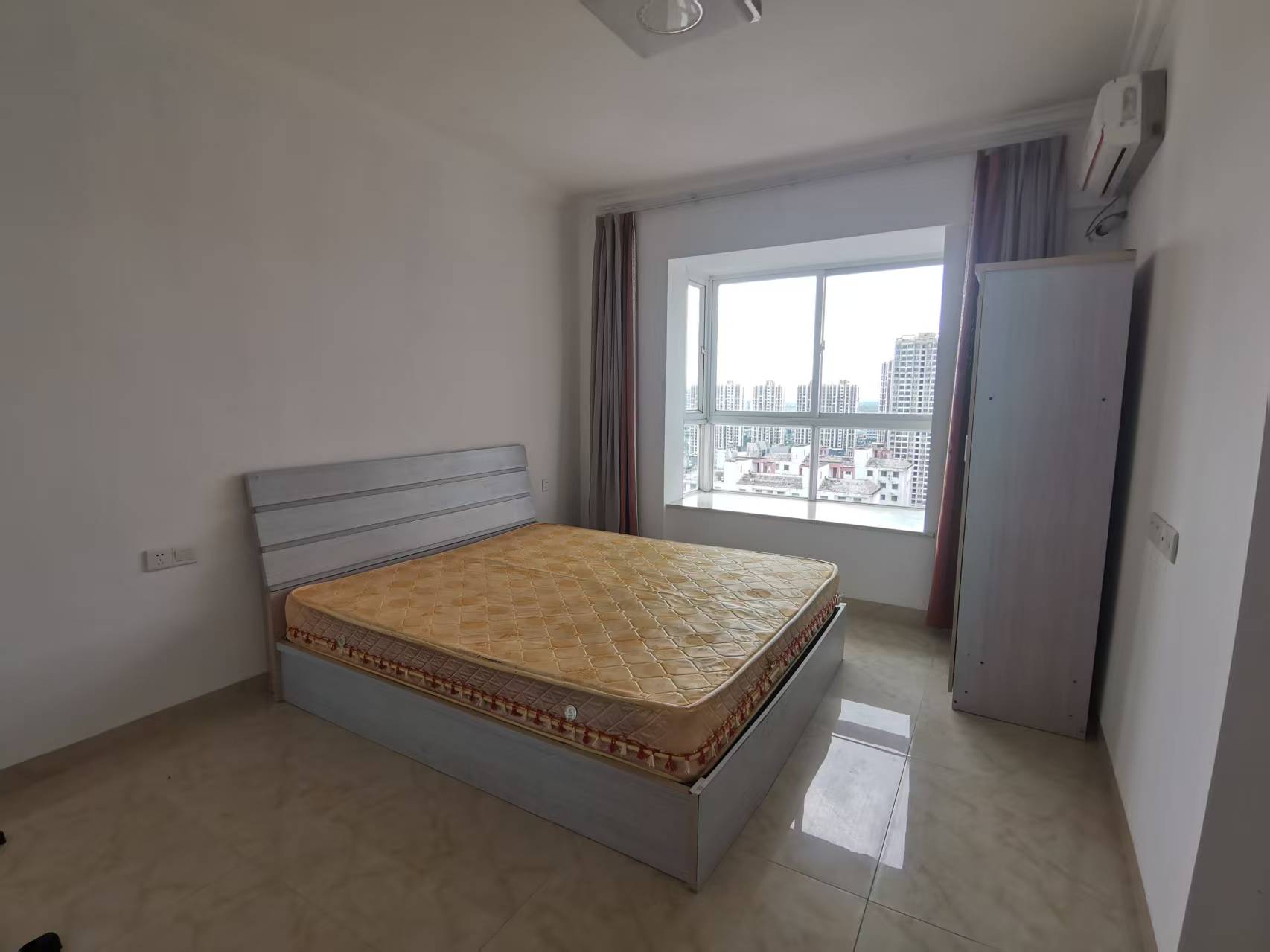 宝泰温泉花园 2室2厅1卫 2100.0元/月 宝泰温泉花园 2室2厅1卫 2100.0元/月室内图