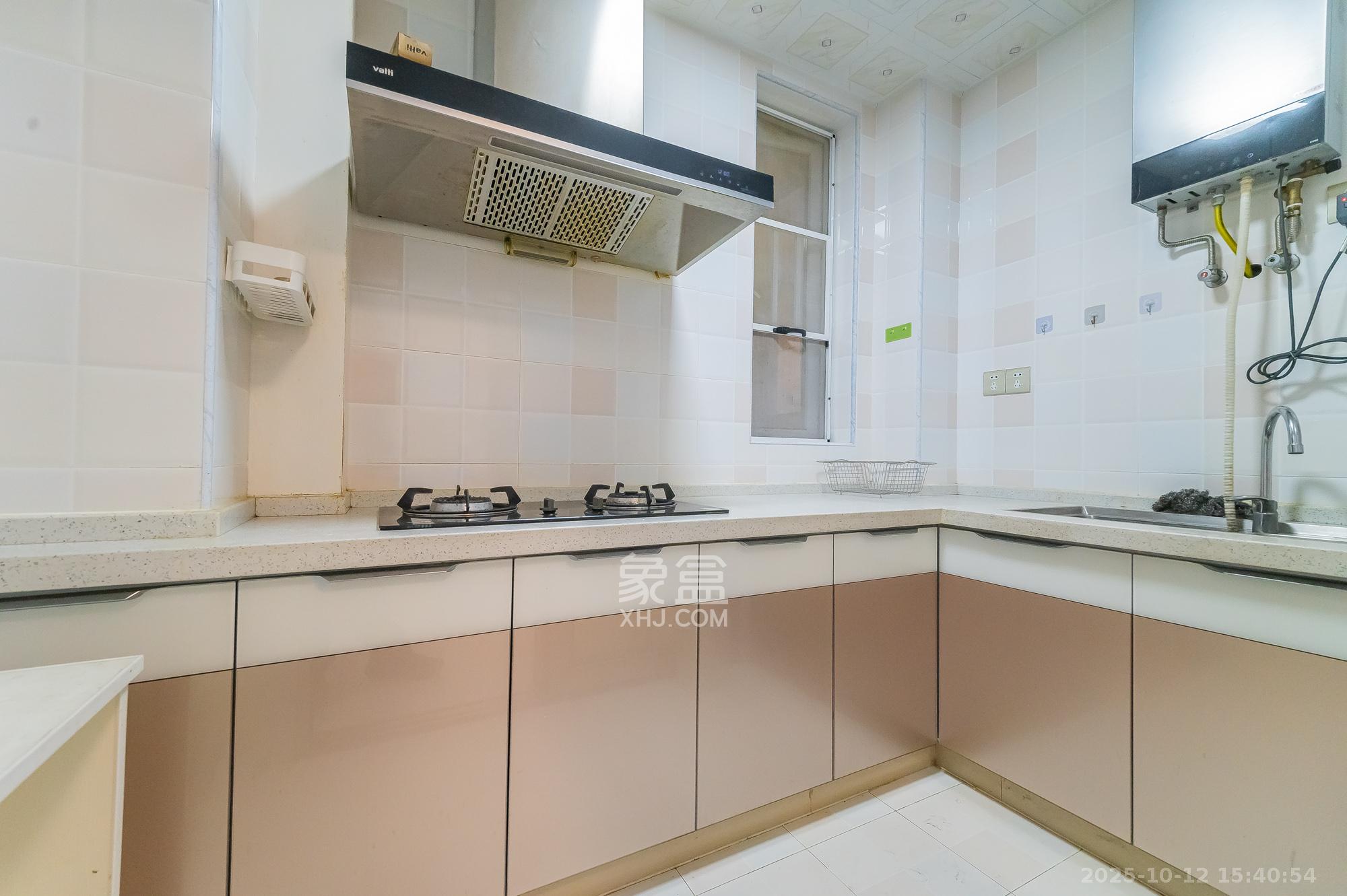 MOMA当代广场  3室2厅1卫    1999.0元/月室内图