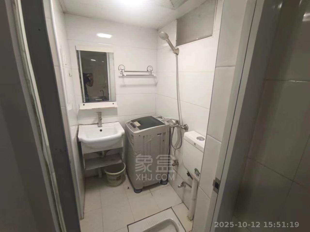 春藤小镇 1室0厅1卫 1100.0元/月 春藤小镇 1室0厅1卫 1100.0元/月室内图