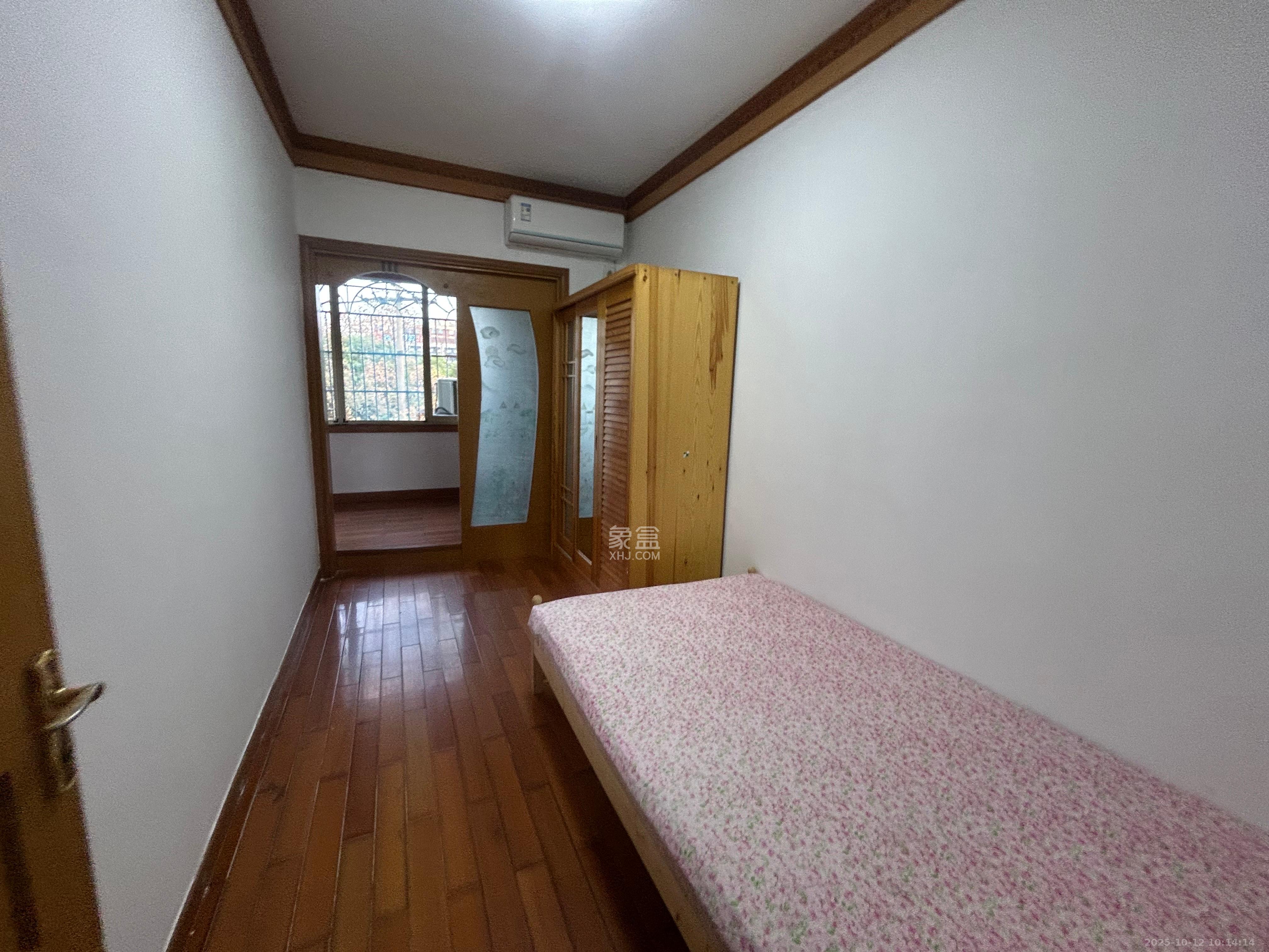 岳麓区公安分局住宅楼  3室3厅2卫    2500.0元/月