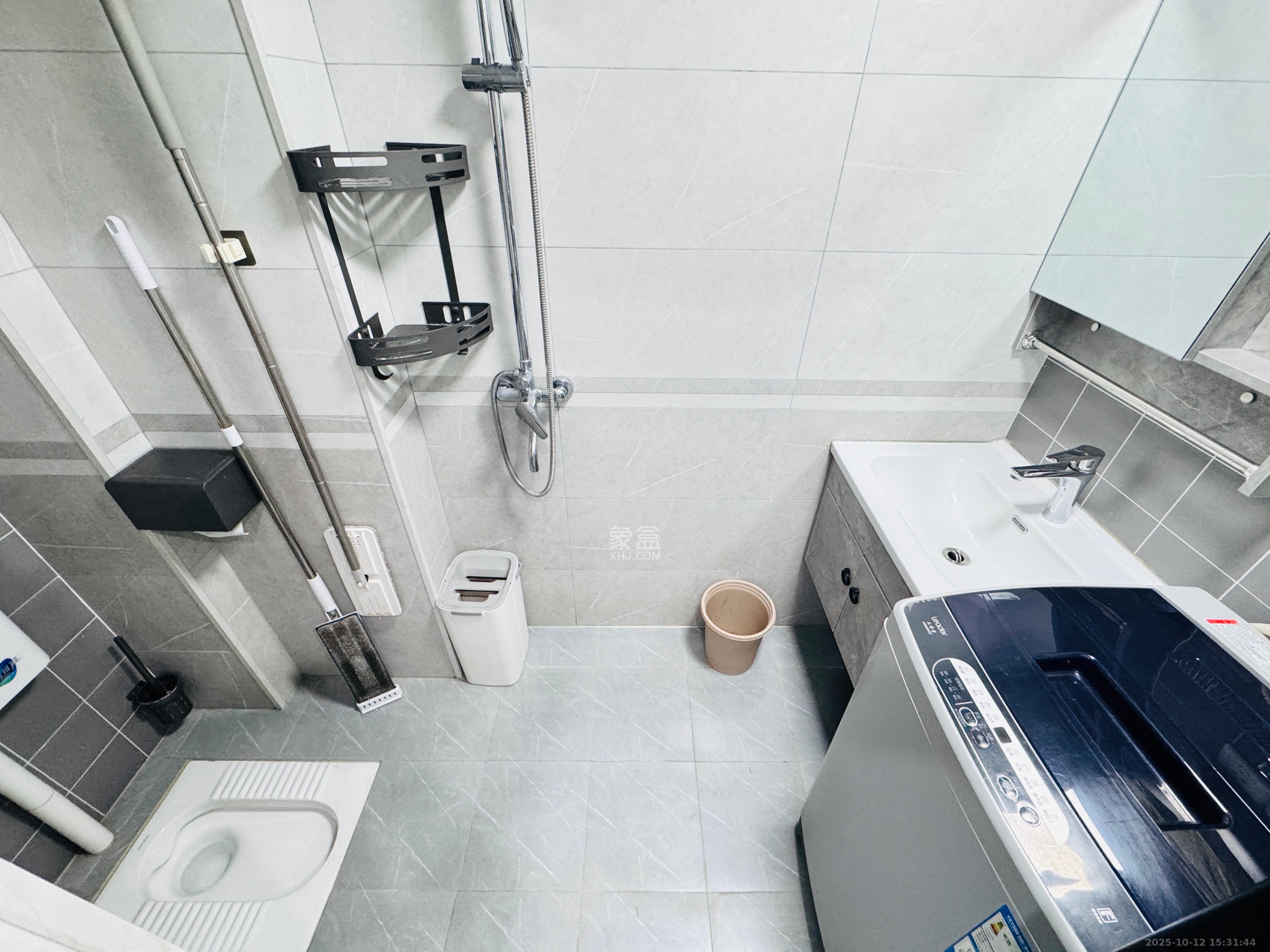 保利麓谷林语I区  1室1厅1卫    1500.0元/月室内图