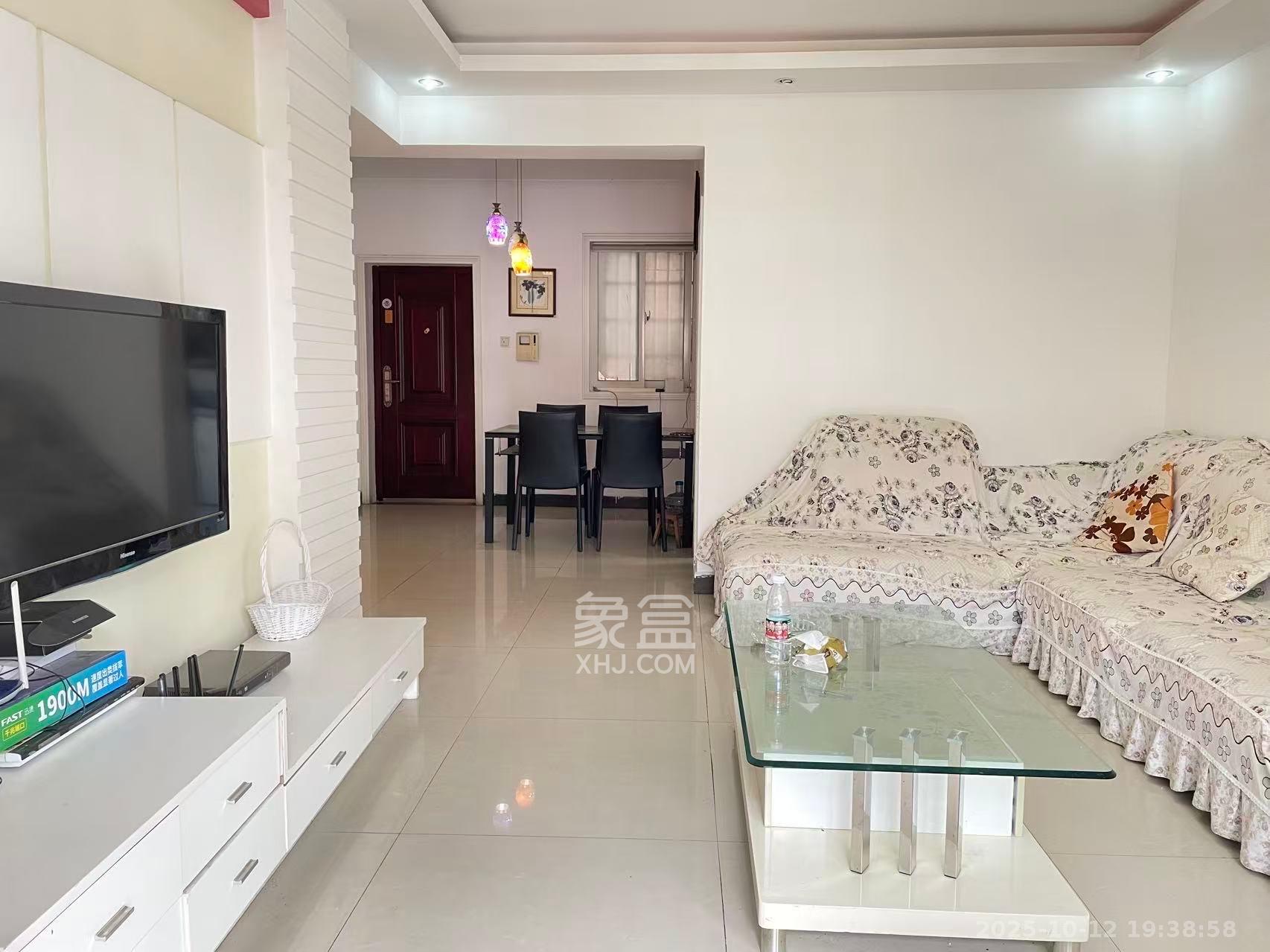 山水华景 3室2厅2卫 2600.0元/月 山水华景 3室2厅2卫 2600.0元/月室内图