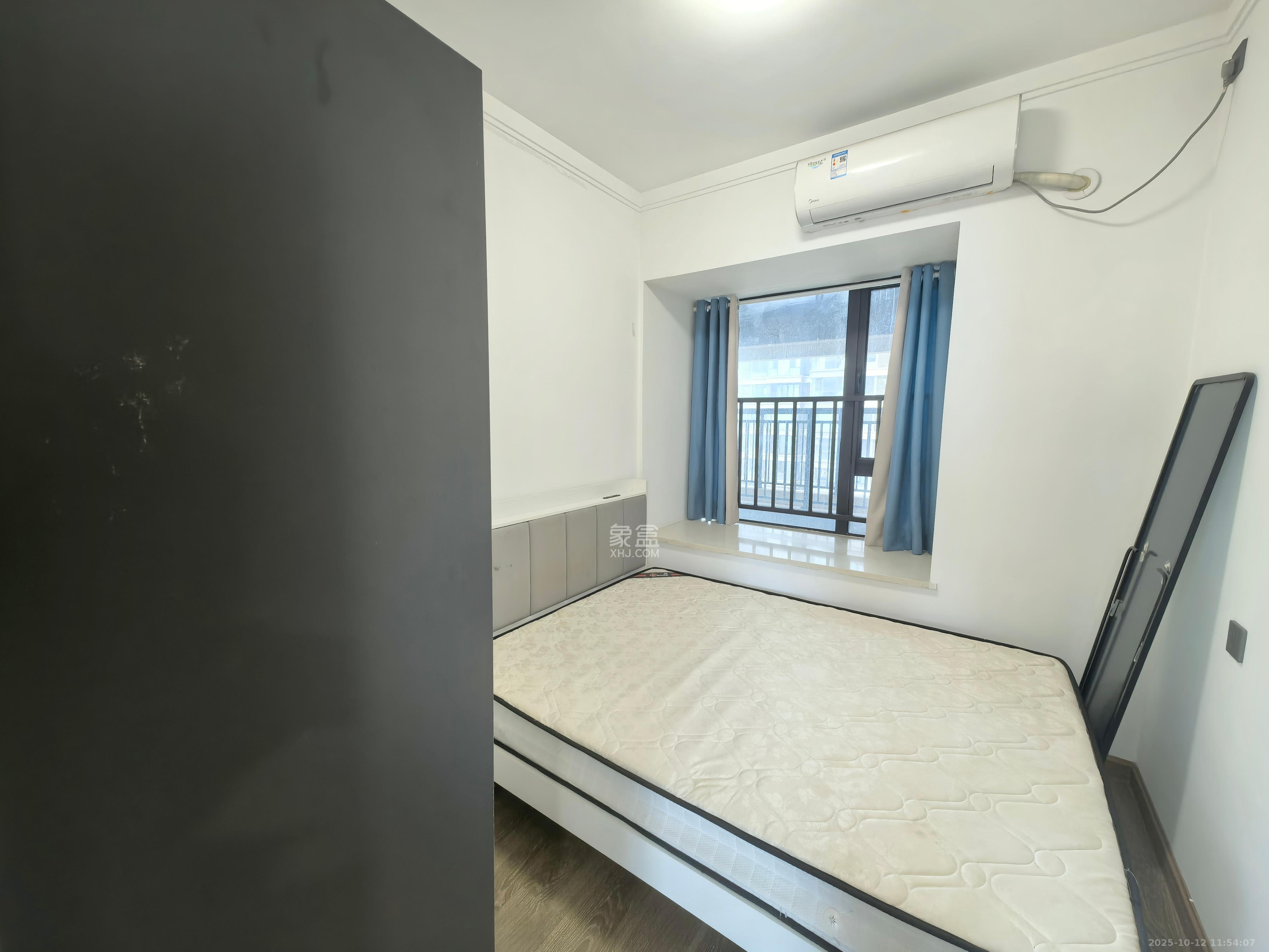 招商华发依云曦城  3室2厅2卫    2300.0元/月 招商华发依云曦城  3室2厅2卫    2300.0元/月室内图