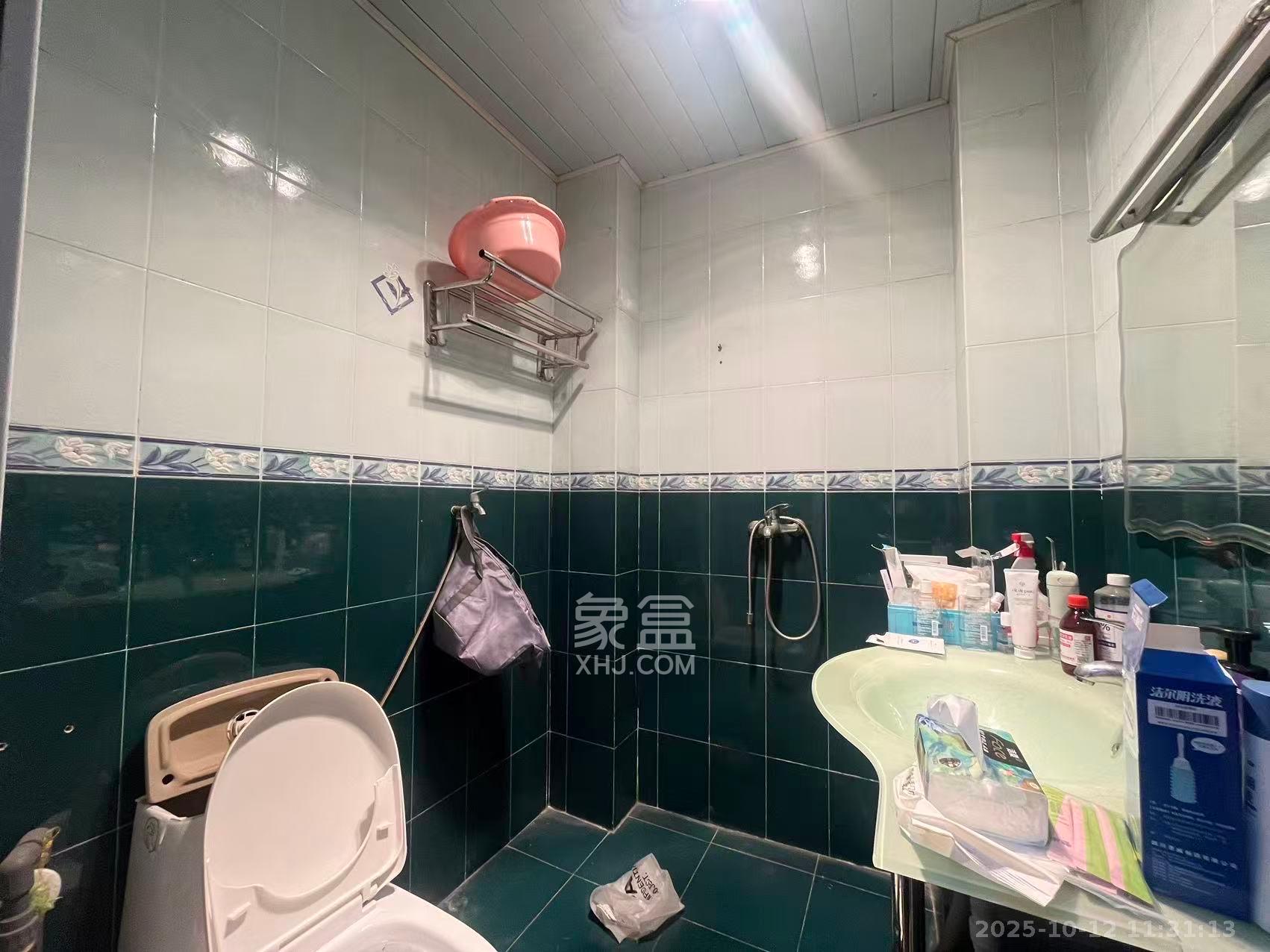 恩瑞麓山名园（龙王港小区）  3室2厅2卫    2608.0元/月室内图