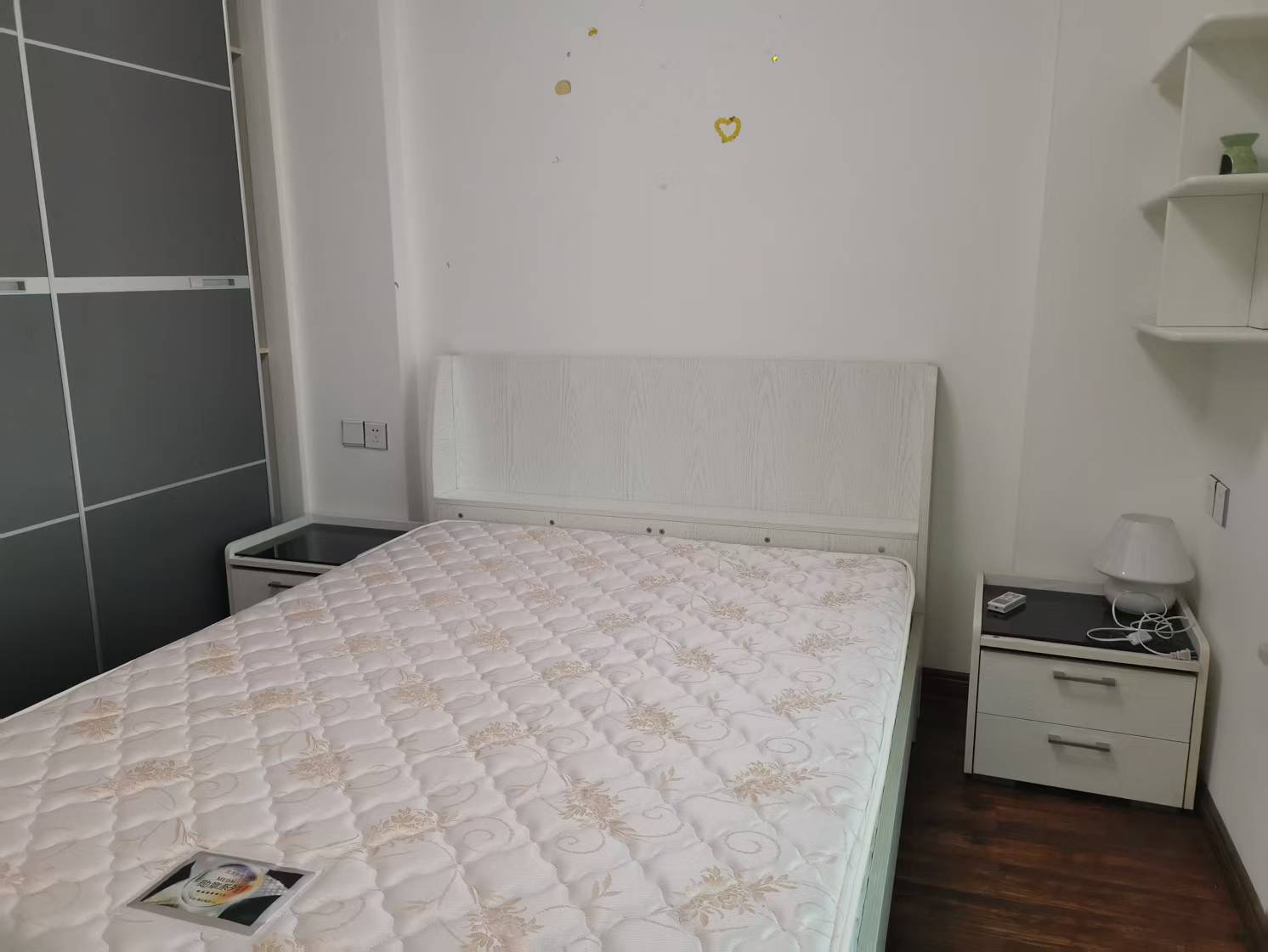 银源春天  3室2厅2卫    1800.0元/月 银源春天  3室2厅2卫    1800.0元/月室内图