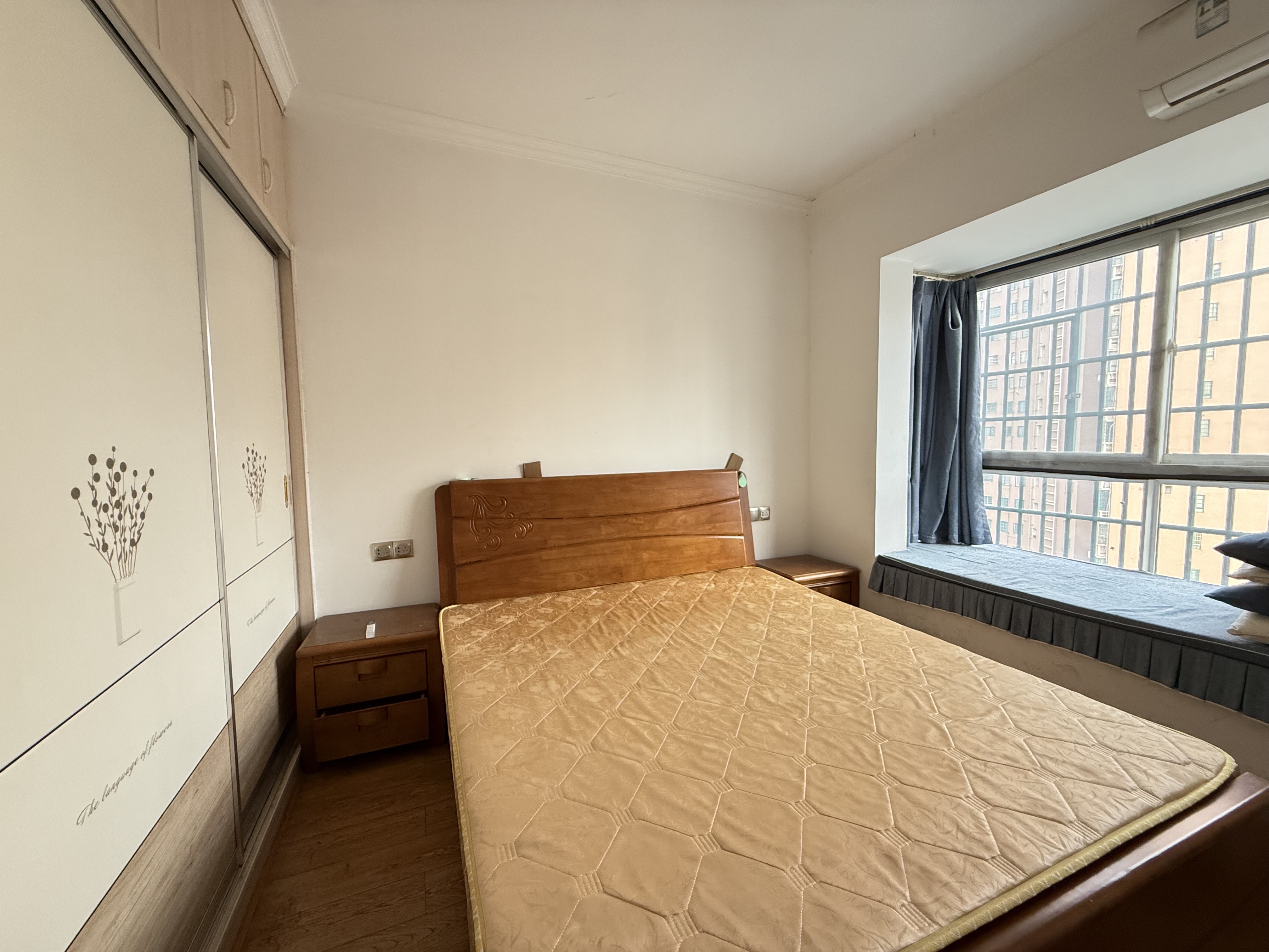 冠都现代城(冠都幸福彼岸) 3室2厅1卫 1700.0元/月 冠都现代城(冠都幸福彼岸) 3室2厅1卫 1700.0元/月室内图