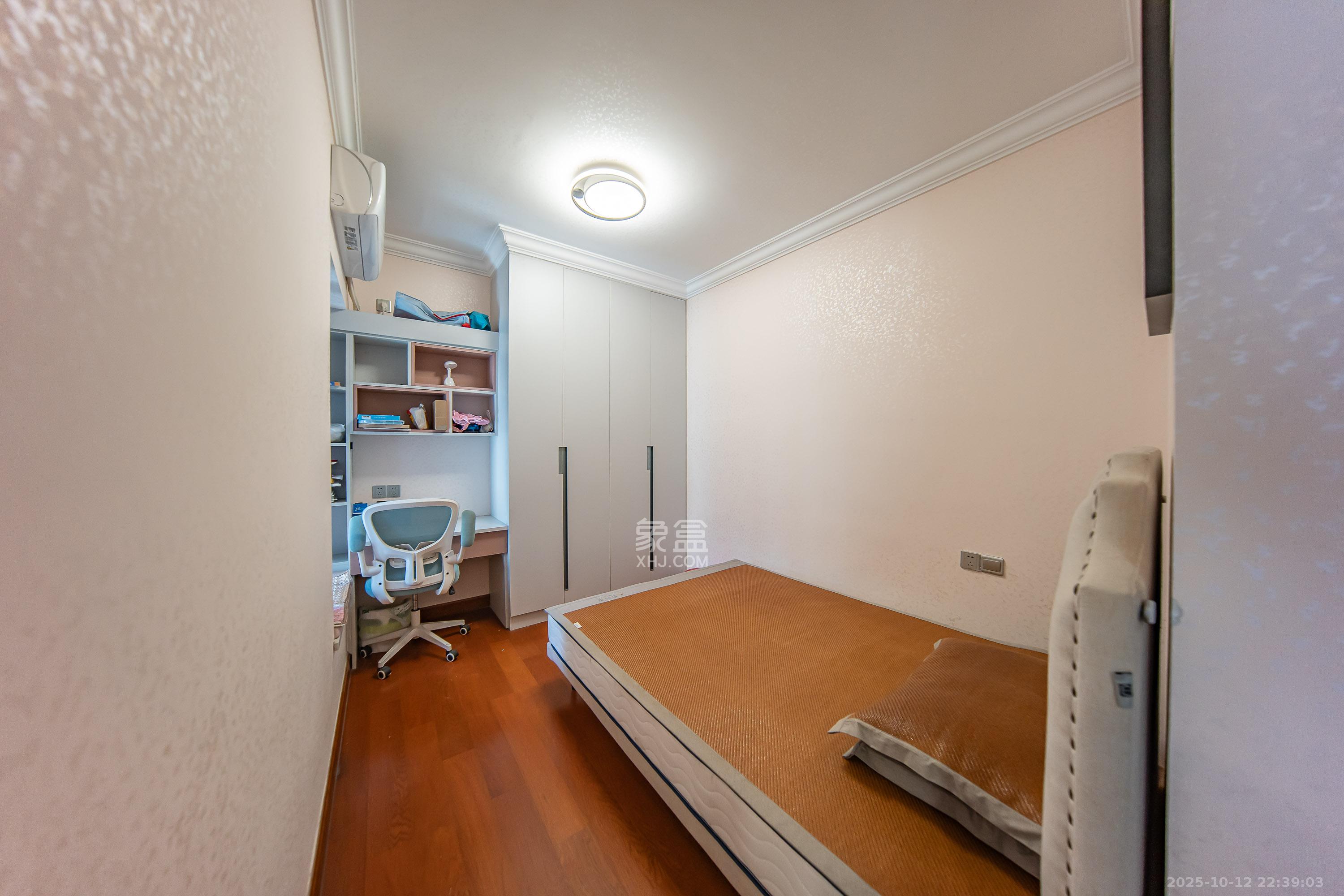 恒大文化旅游城A区  3室2厅2卫    112.0万 恒大文化旅游城A区  3室2厅2卫    112.0万卧室