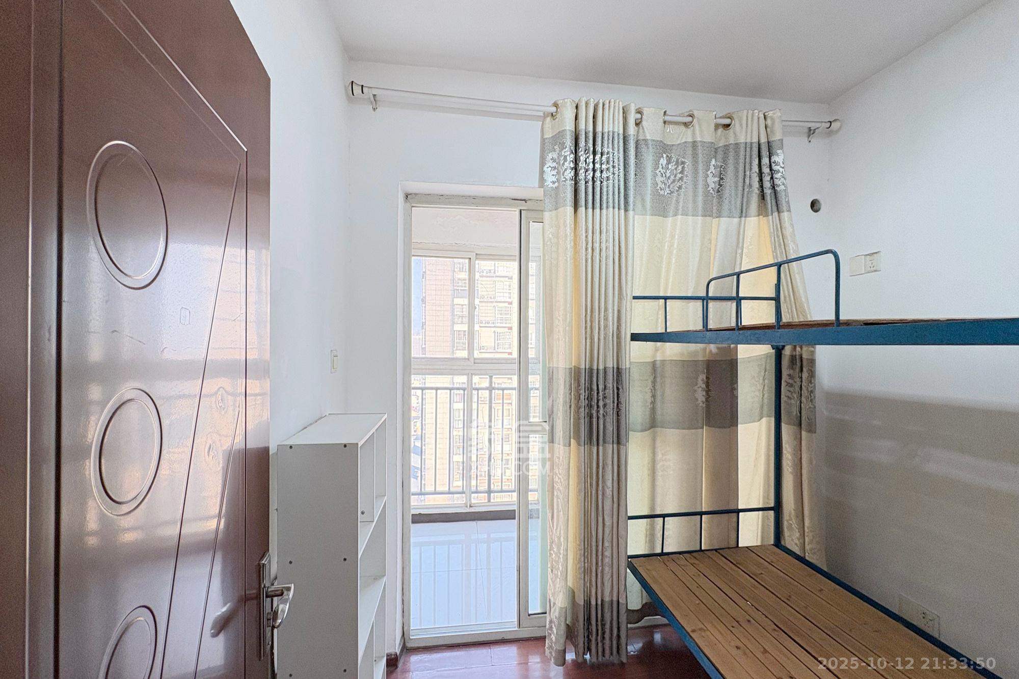 星典时代 3室2厅1卫 65.0万 星典时代 3室2厅1卫 65.0万卧室