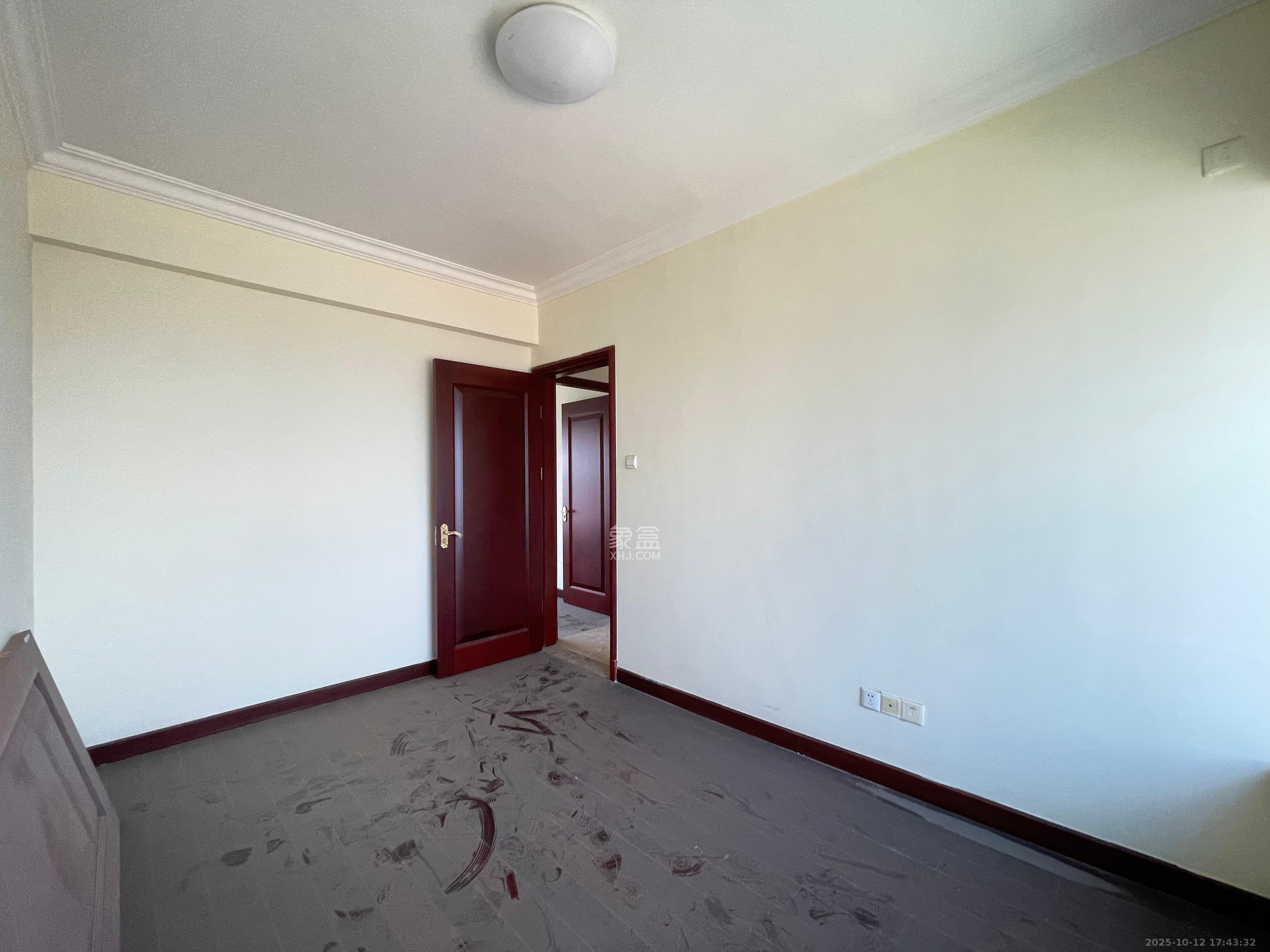 恒大名都  3室2厅1卫    1500.0元/月室内图