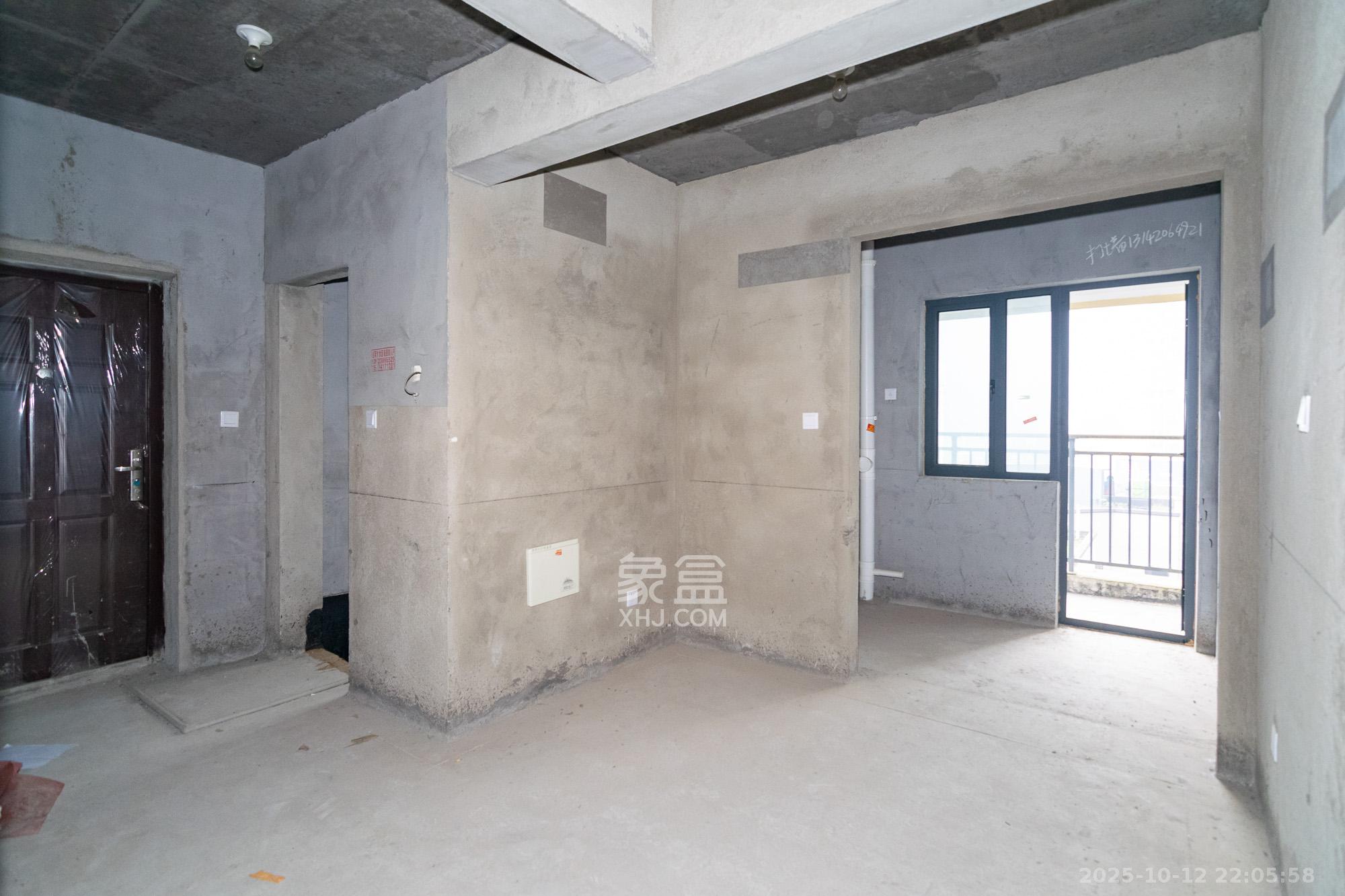 澳海澜庭  3室2厅2卫    65.0万客厅