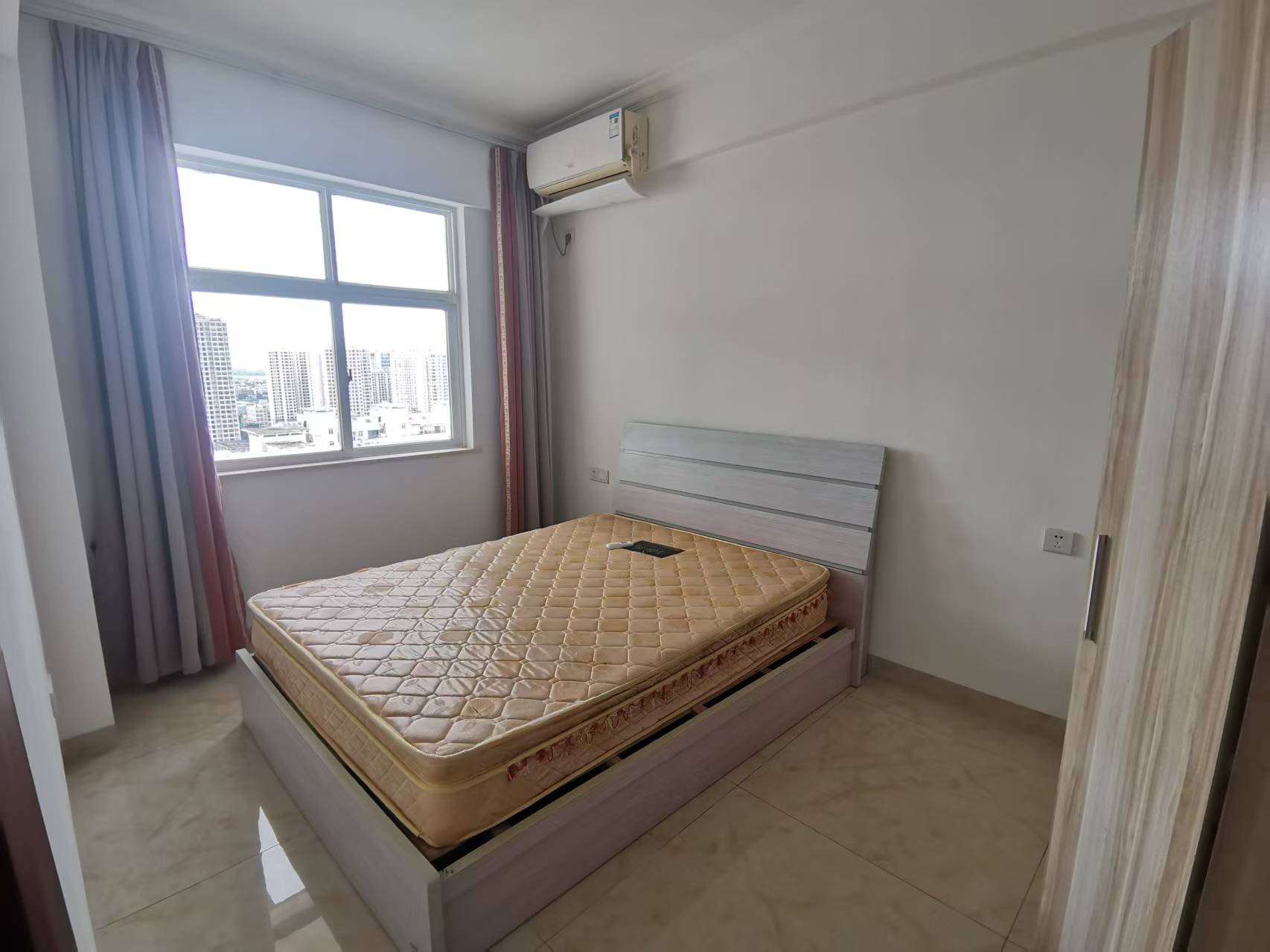 宝泰温泉花园 2室2厅1卫 2100.0元/月 宝泰温泉花园 2室2厅1卫 2100.0元/月室内图