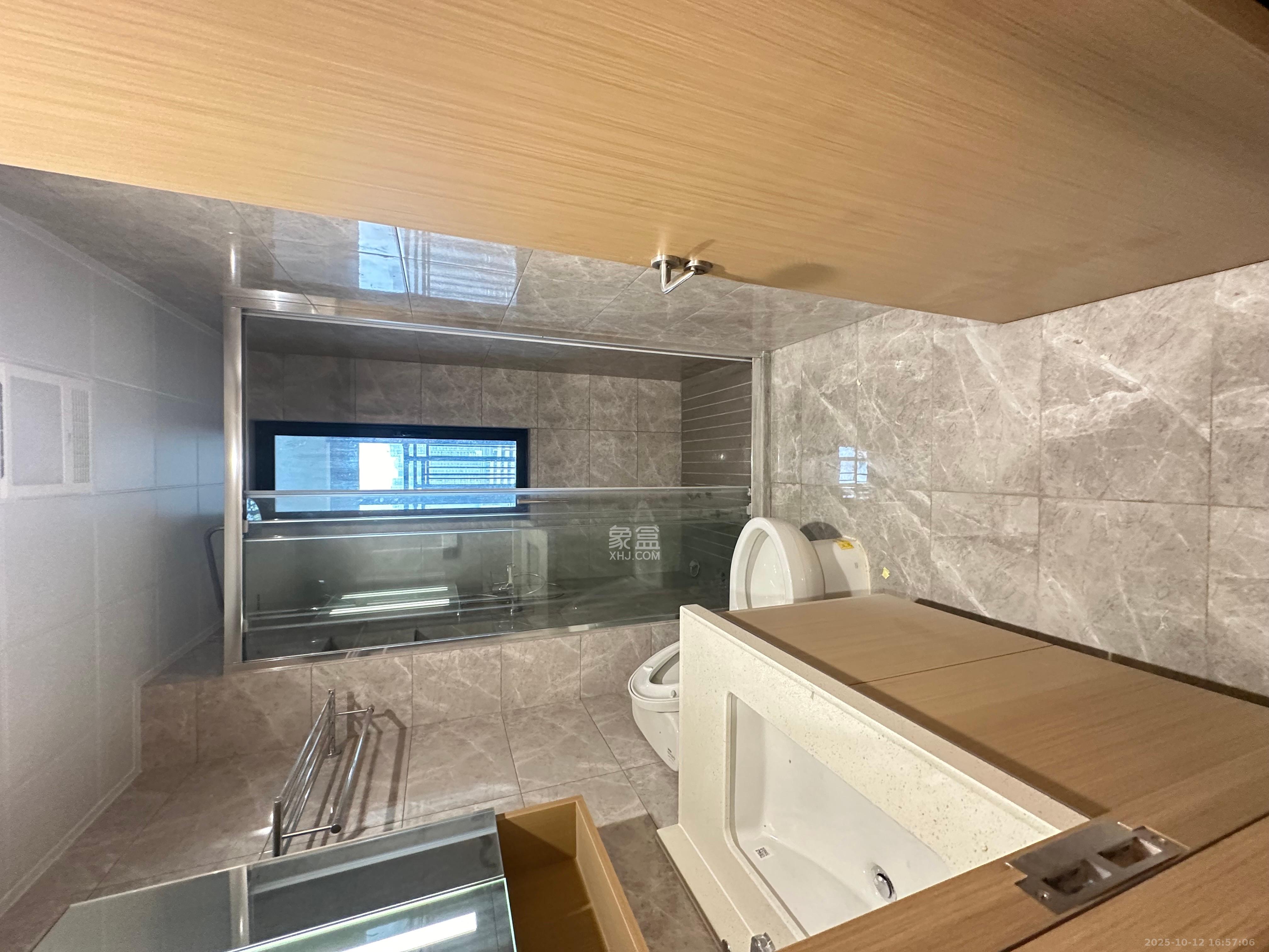 旭辉雨花郡  4室2厅2卫    4000.0元/月 旭辉雨花郡  4室2厅2卫    4000.0元/月室内图