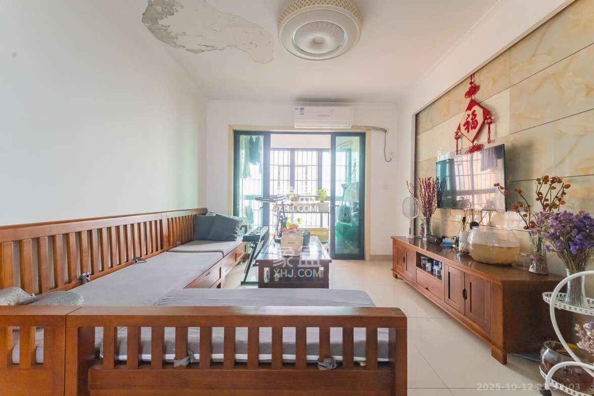 海伦春天 3室2厅1卫 78.8万 海伦春天 3室2厅1卫 78.8万客厅