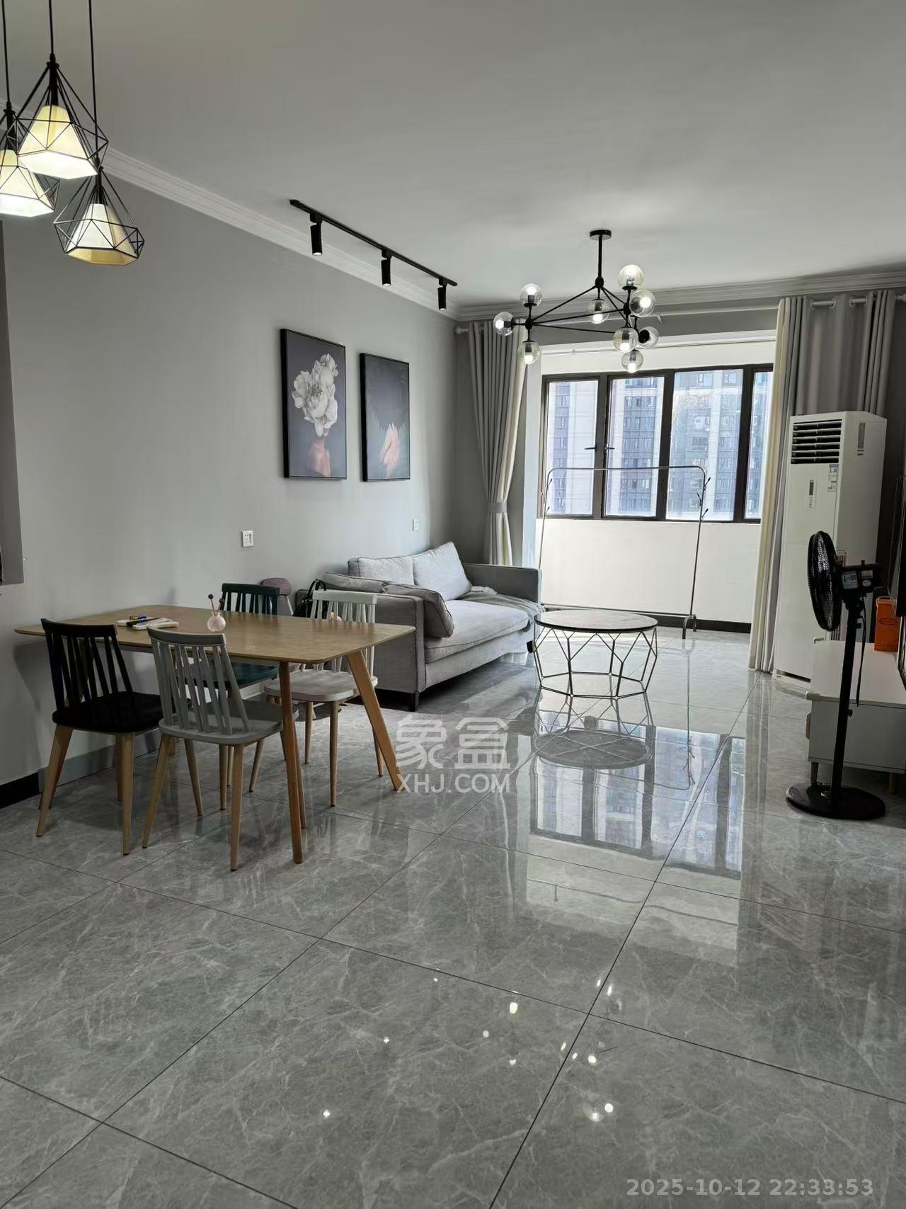 中国铁建梅溪青秀二期  3室2厅2卫    2900.0元/月