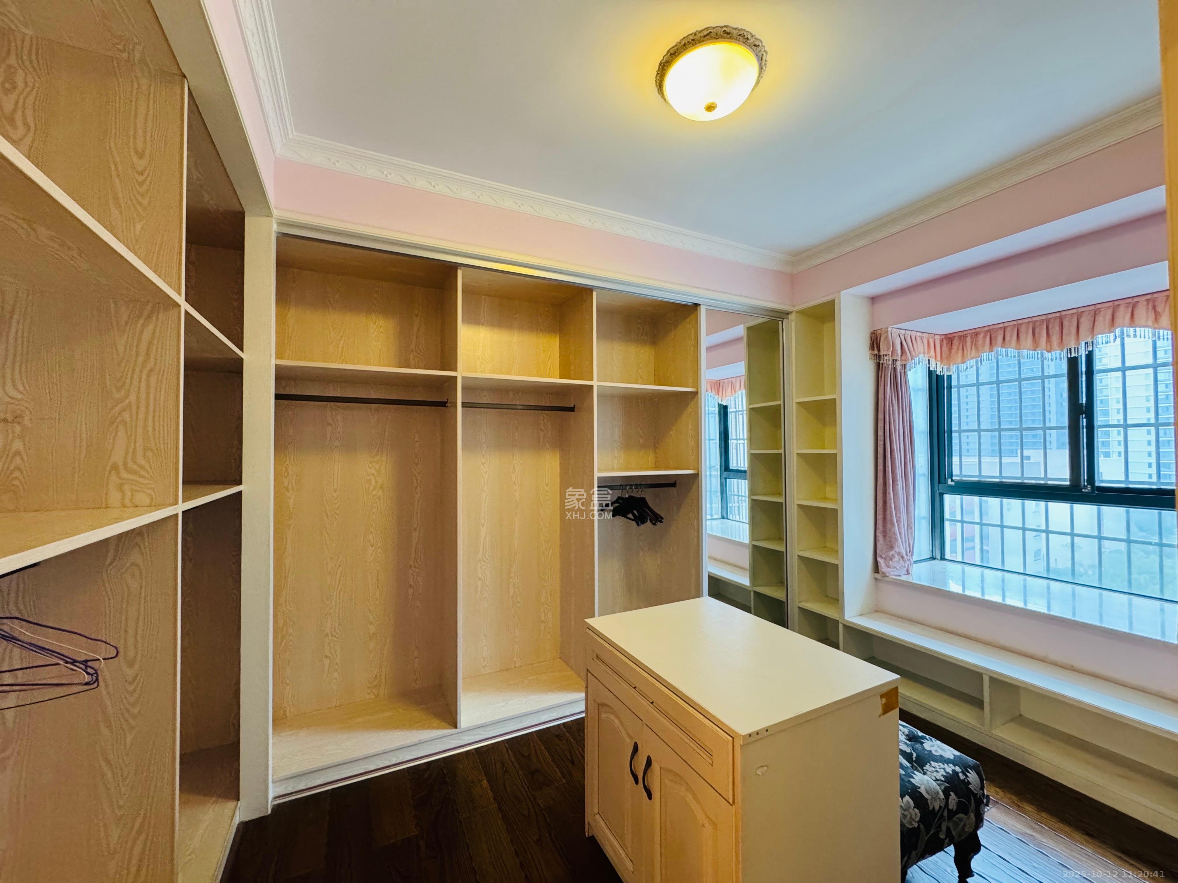 岳华嘉园  2室2厅2卫    2800.0元/月室内图