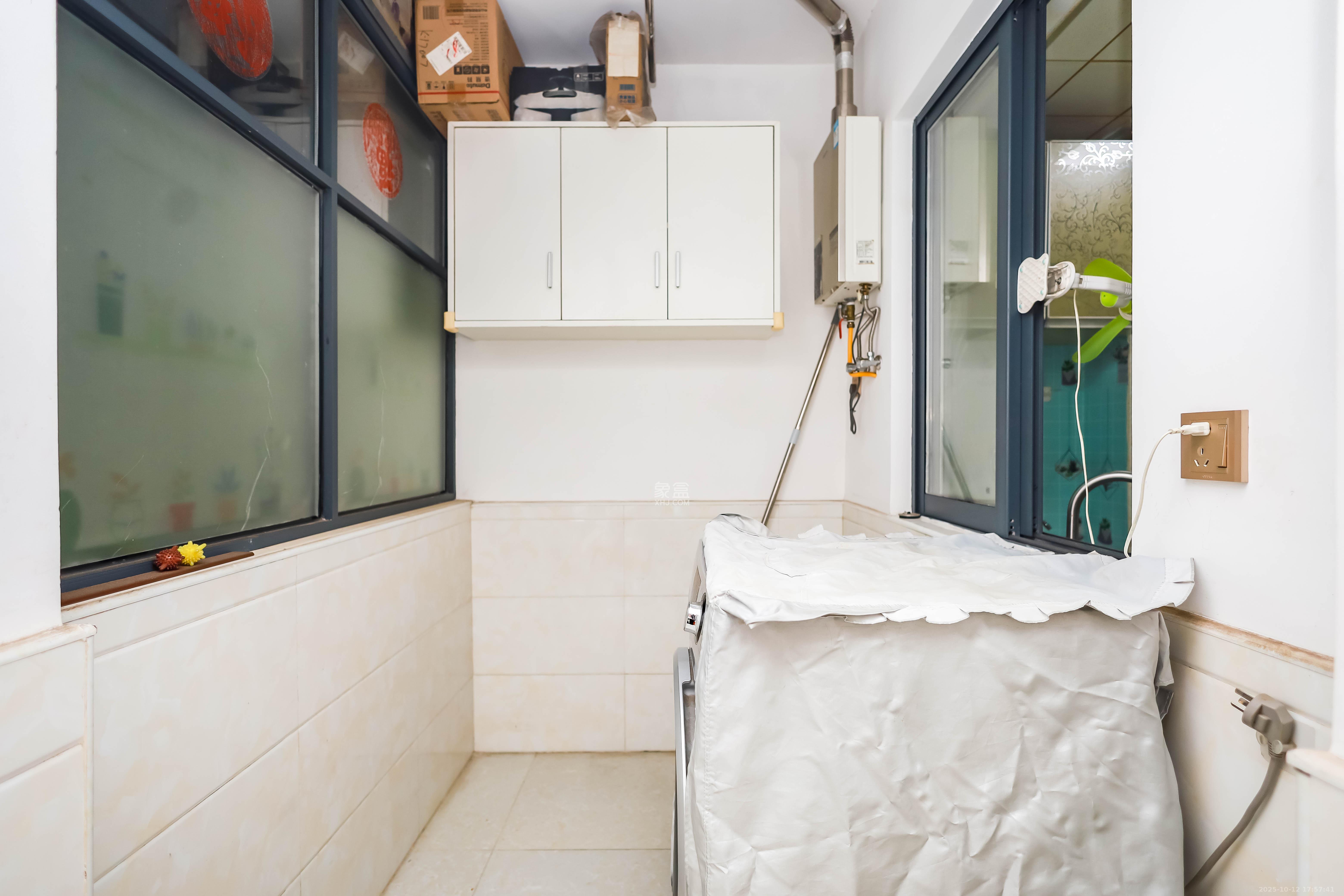 天麓尚层 3室2厅2卫 85.0万 天麓尚层 3室2厅2卫 85.0万阳台