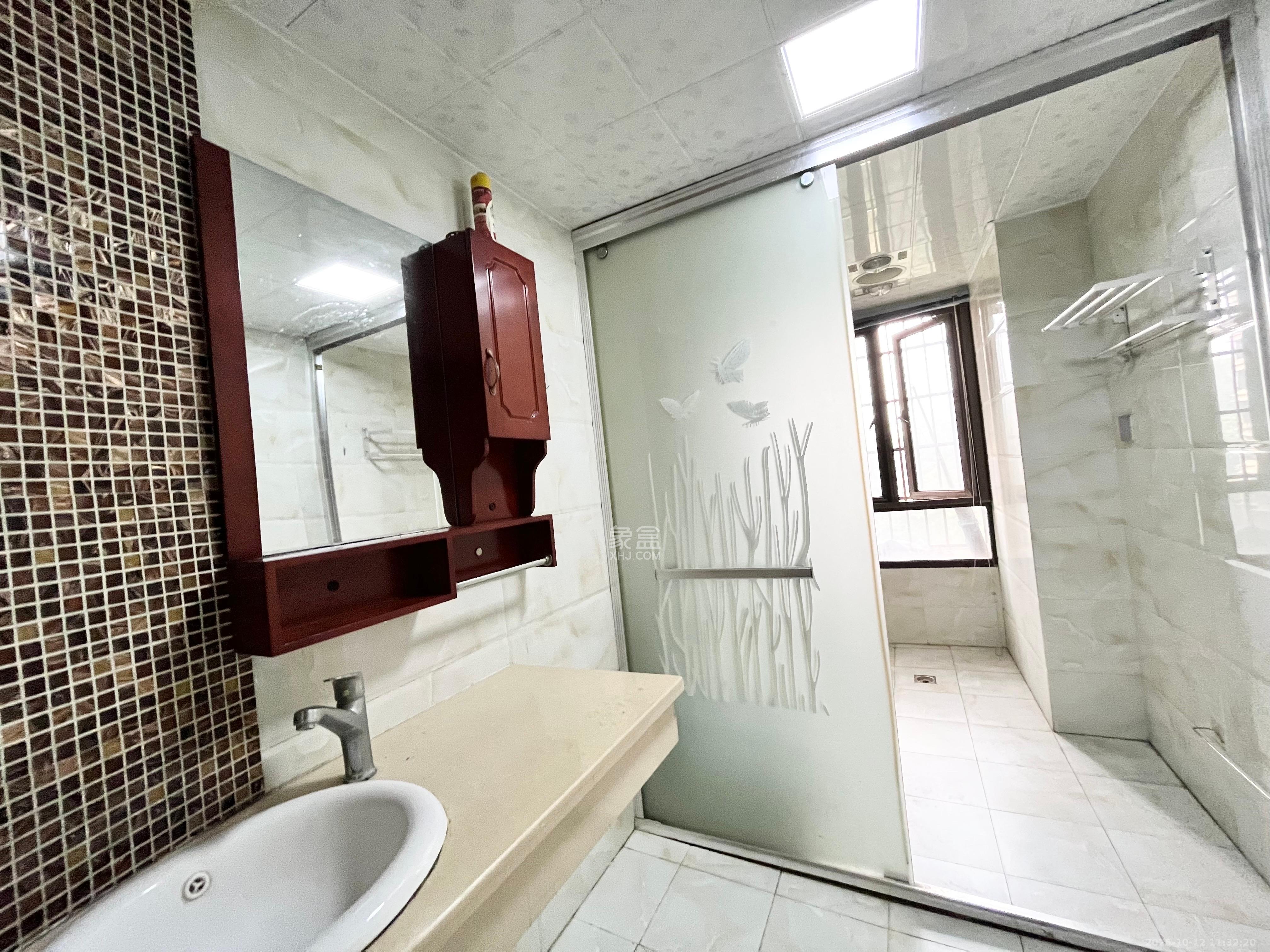 保利麓谷林语F区  4室2厅2卫    2600.0元/月室内图