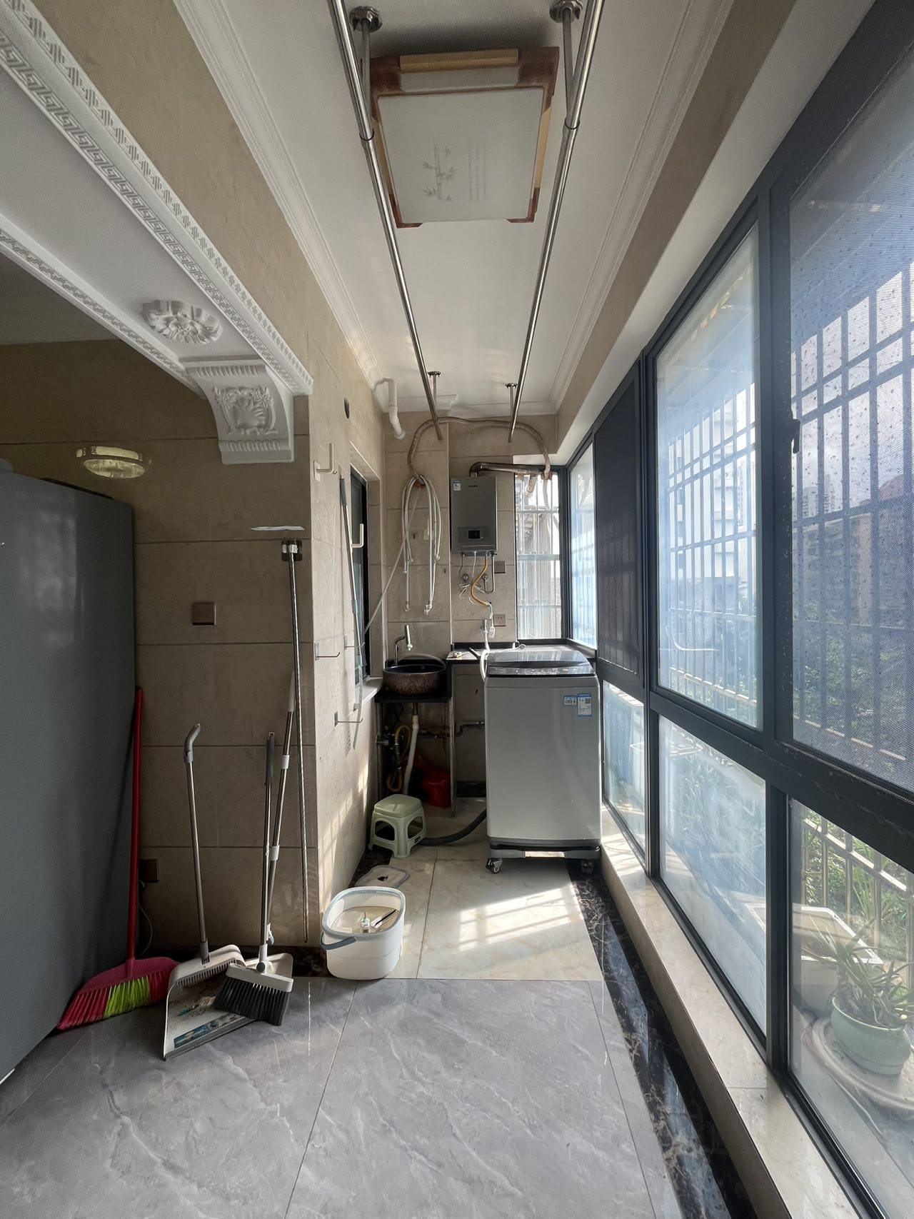 椰岛广场  5室2厅2卫    4800.0元/月室内图