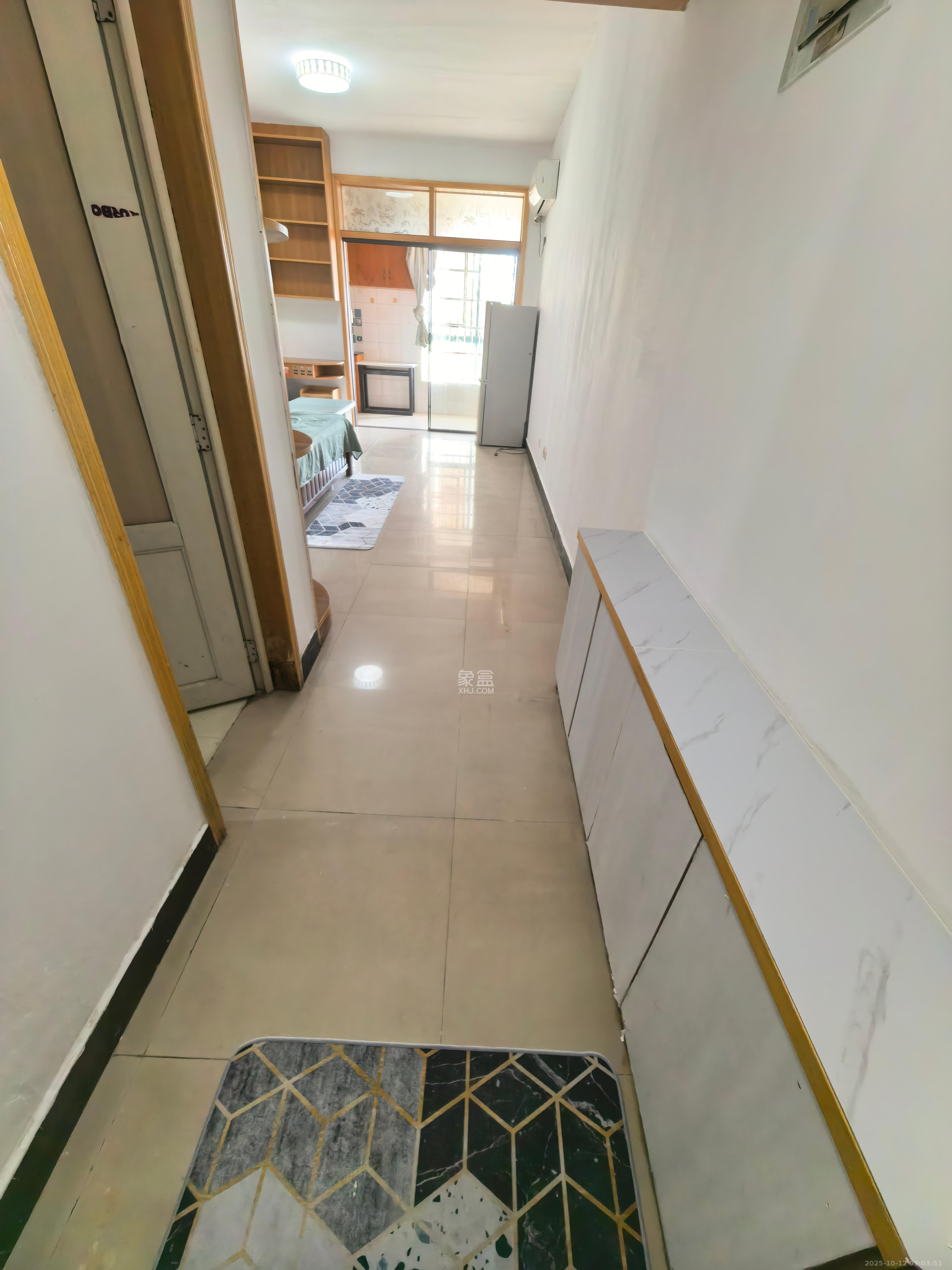 明城公寓  1室1厅1卫    1100.0元/月室内图