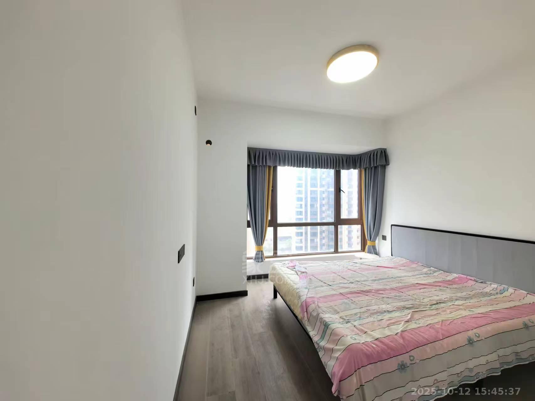 金轮津桥华府 3室2厅1卫 1700.0元/月 金轮津桥华府 3室2厅1卫 1700.0元/月室内图