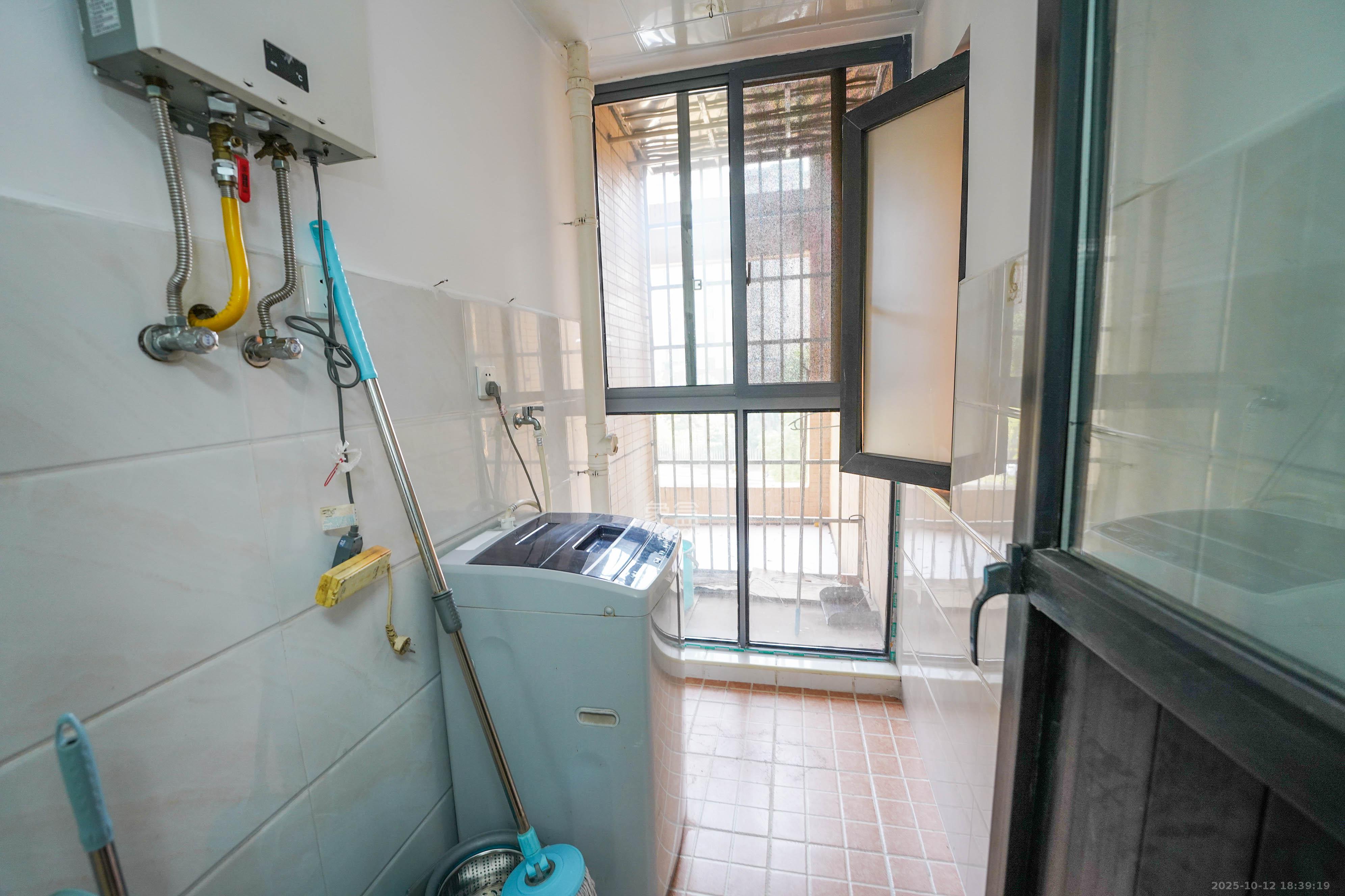 中悦领秀城  3室2厅1卫    48.0万其他