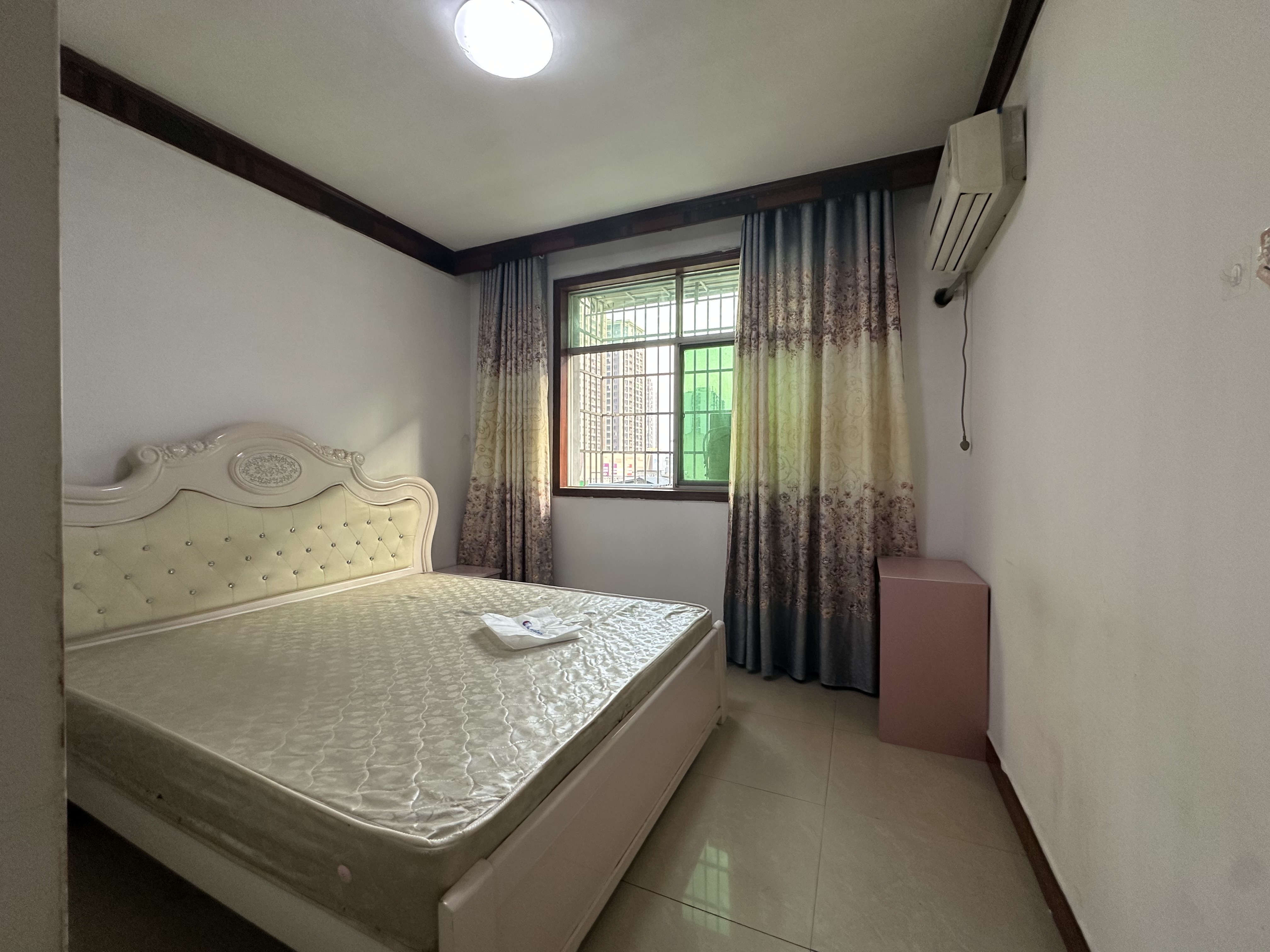 鑫旺商城 5室2厅2卫 1300.0元/月 鑫旺商城 5室2厅2卫 1300.0元/月室内图