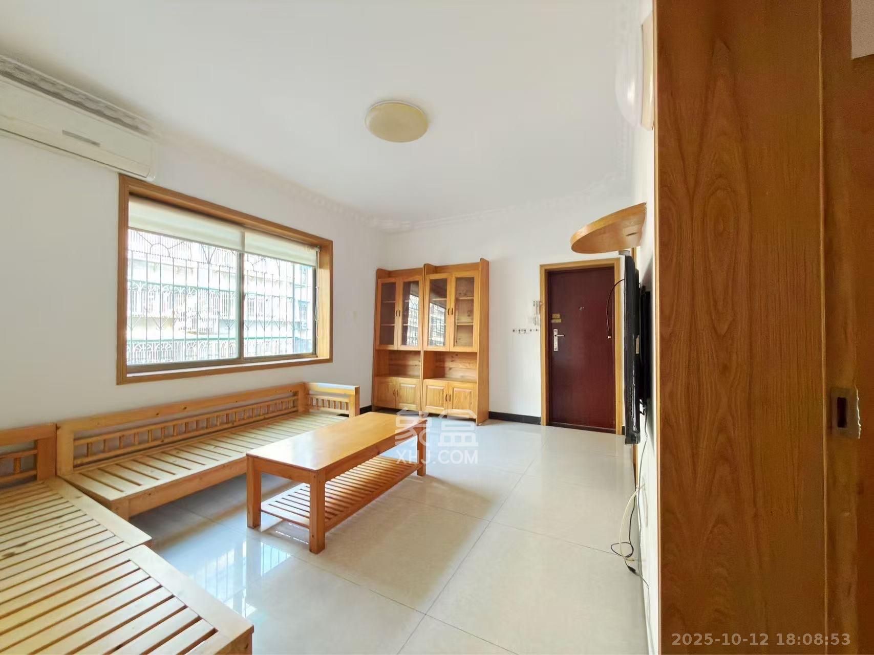 新民路学堂坡  3室1厅1卫    4000.0元/月