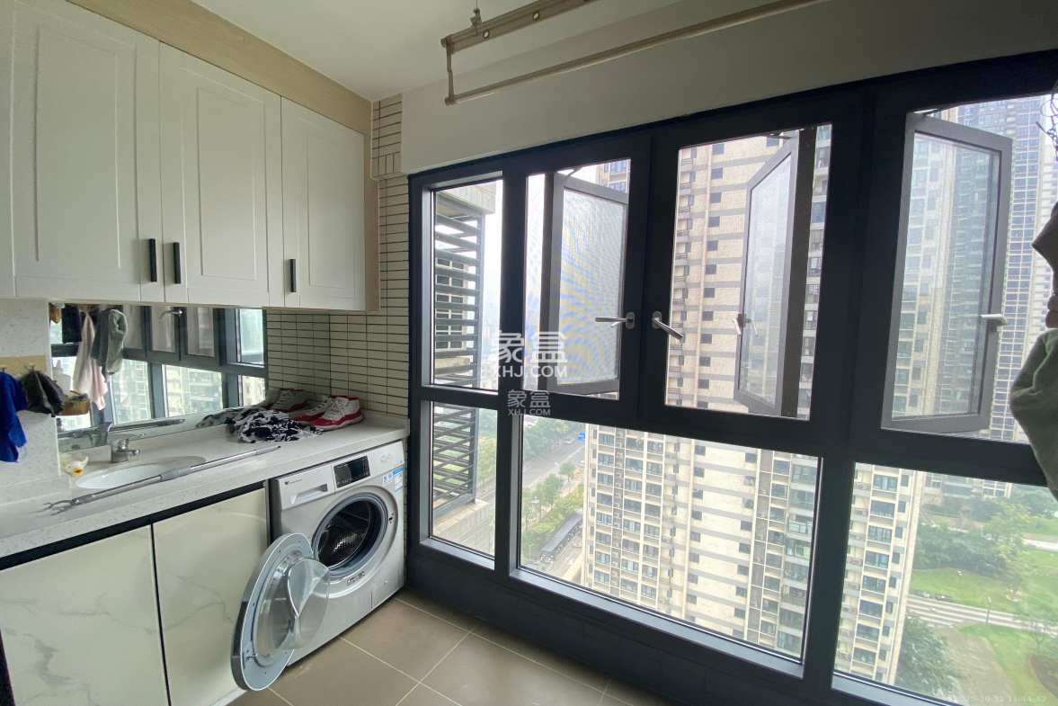 时代年华 1室0厅0卫 2300.0元/月 时代年华 1室0厅0卫 2300.0元/月室内图