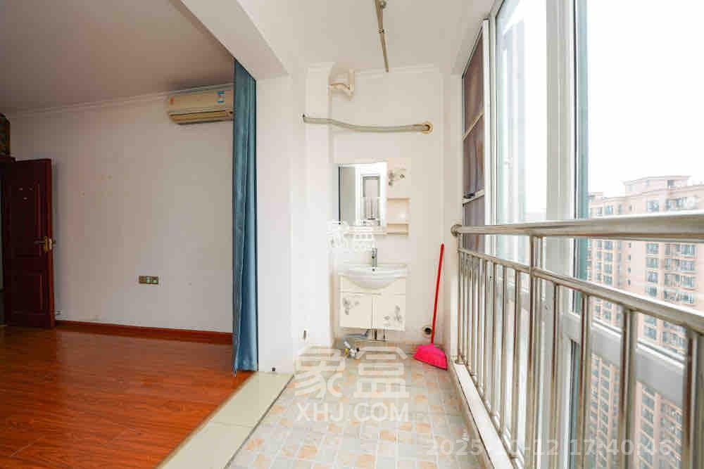 丽发新城 1室2厅2卫 1700.0元/月 丽发新城 1室2厅2卫 1700.0元/月室内图