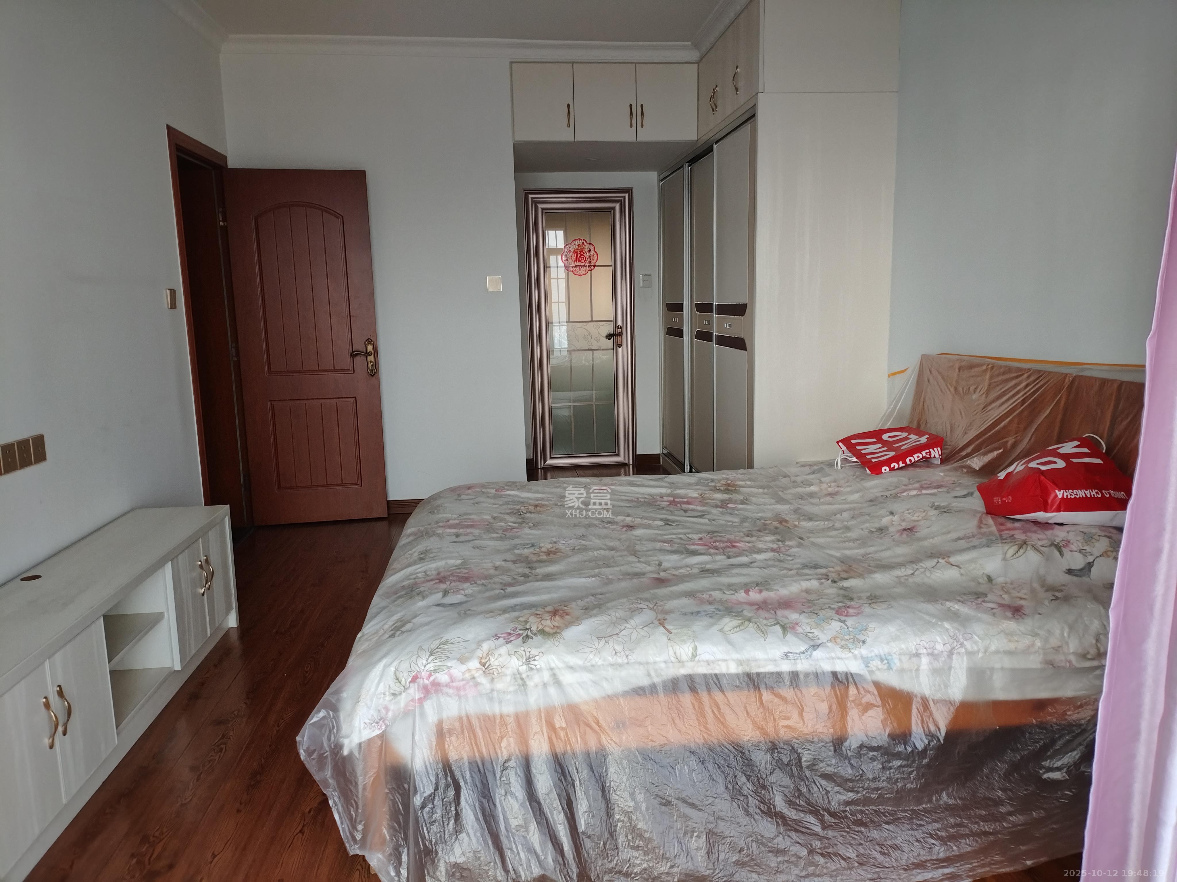 深业睿城  3室2厅2卫    2350.0元/月室内图