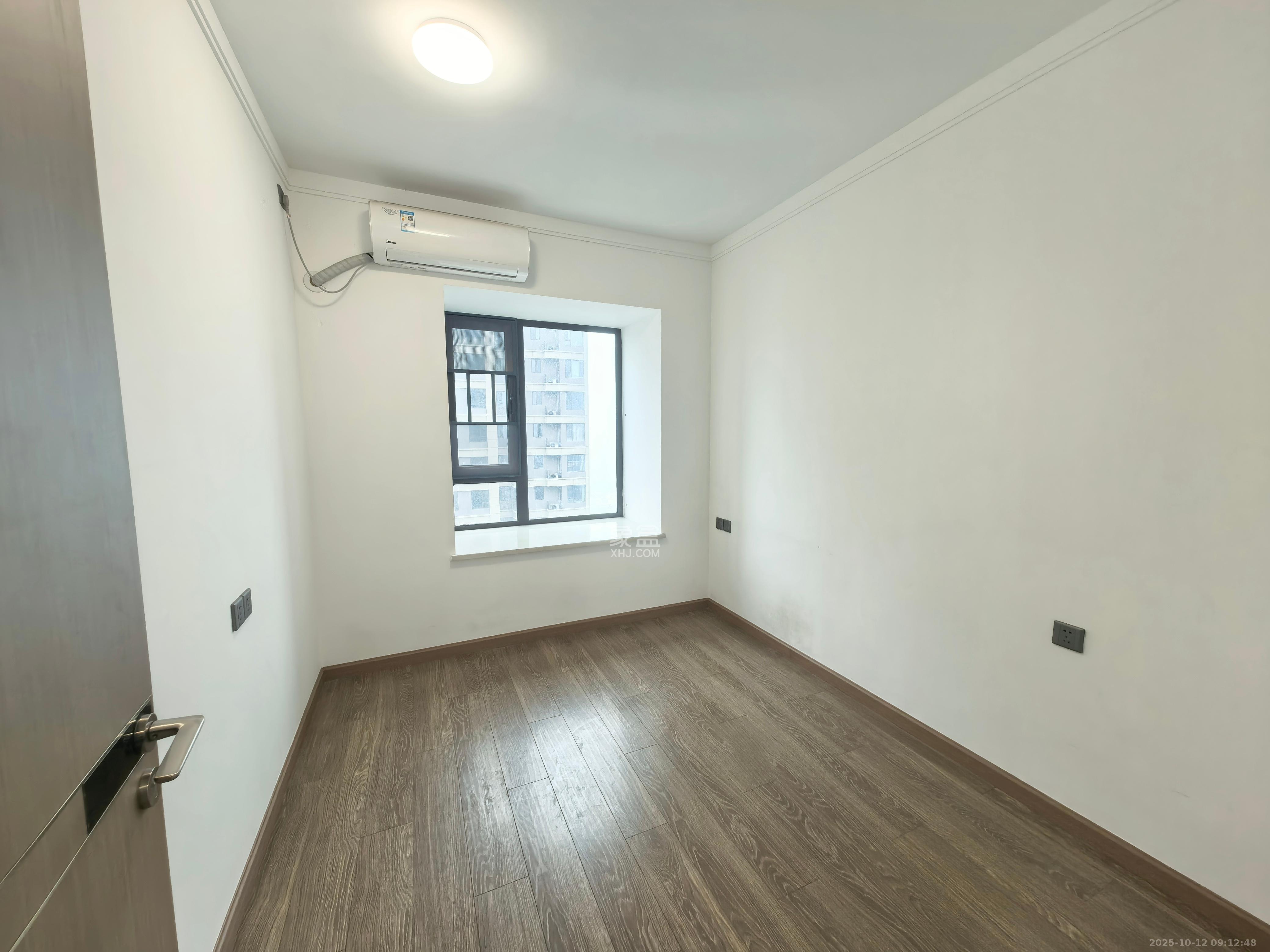 招商华发依云曦城 3室2厅2卫 2100.0元/月 招商华发依云曦城 3室2厅2卫 2100.0元/月室内图