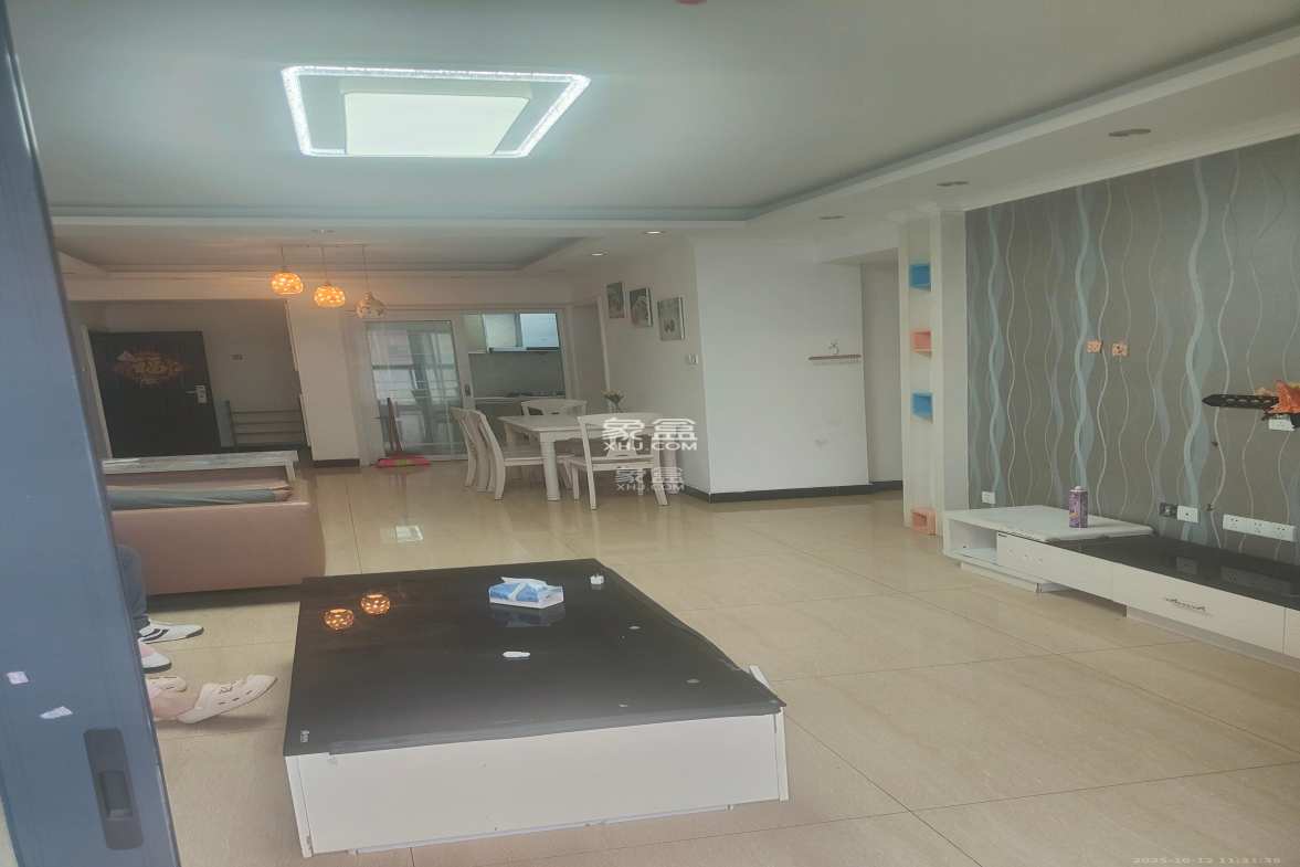 蓝山郡 2室2厅1卫 1900.0元/月 蓝山郡 2室2厅1卫 1900.0元/月室内图