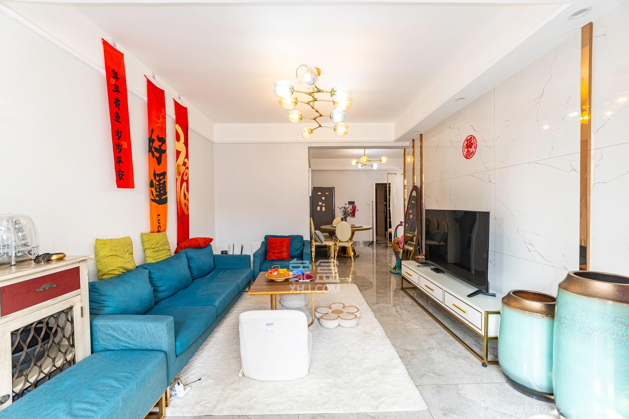 爵世名邸东湖(东湖壹号企业总部基地) 3室2厅1卫 88.0万 爵世名邸东湖(东湖壹号企业总部基地) 3室2厅1卫 88.0万客厅