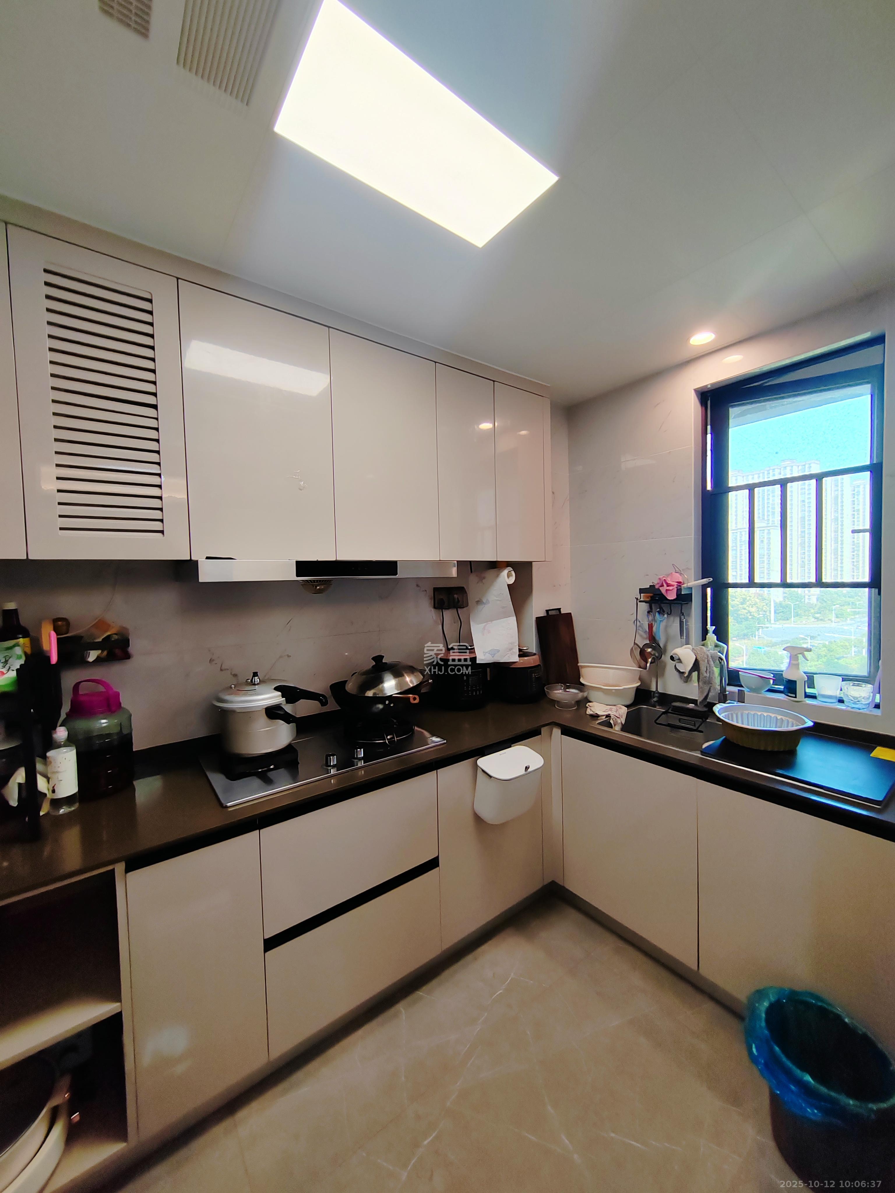 龙湖春江天玺 4室2厅2卫 4600.0元/月 龙湖春江天玺 4室2厅2卫 4600.0元/月室内图