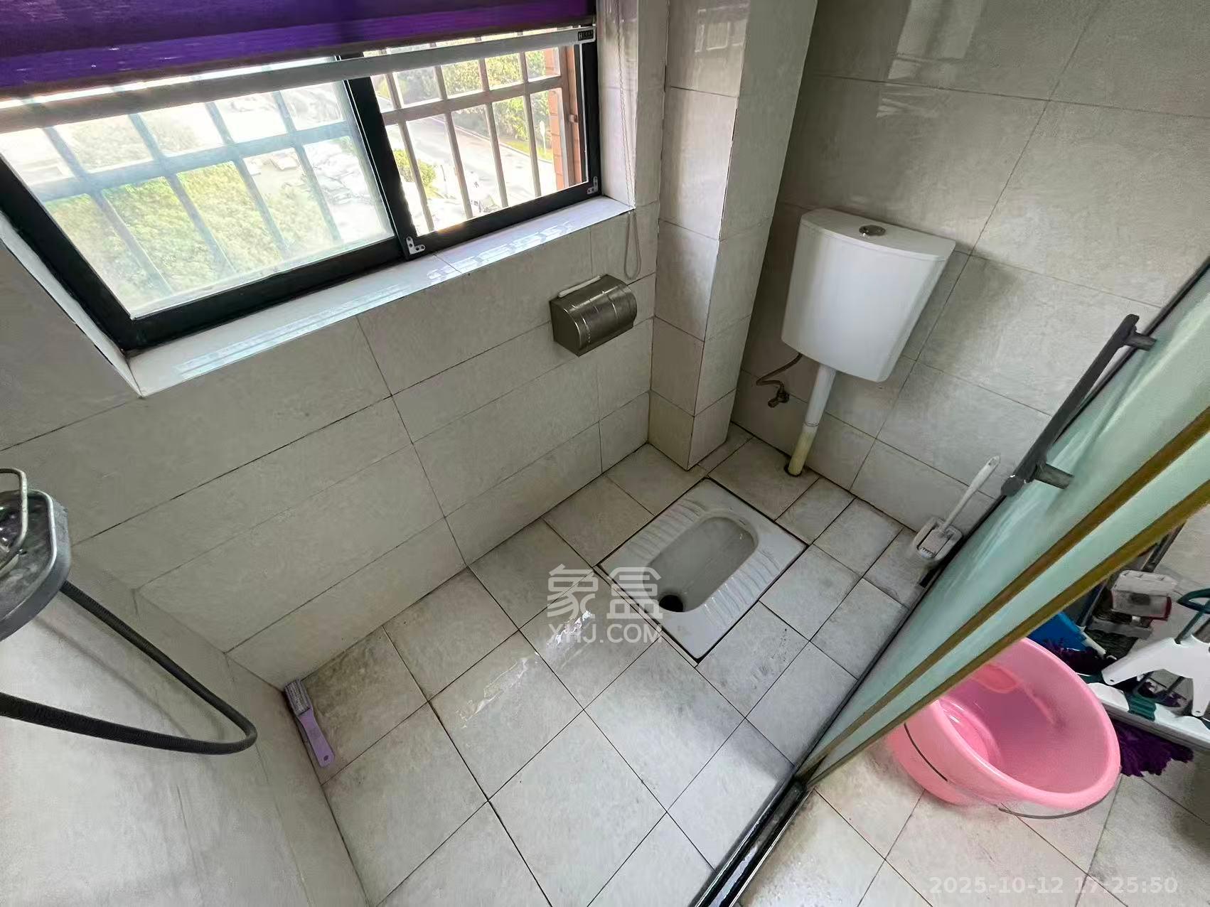 诚兴园  2室2厅1卫    2000.0元/月室内图