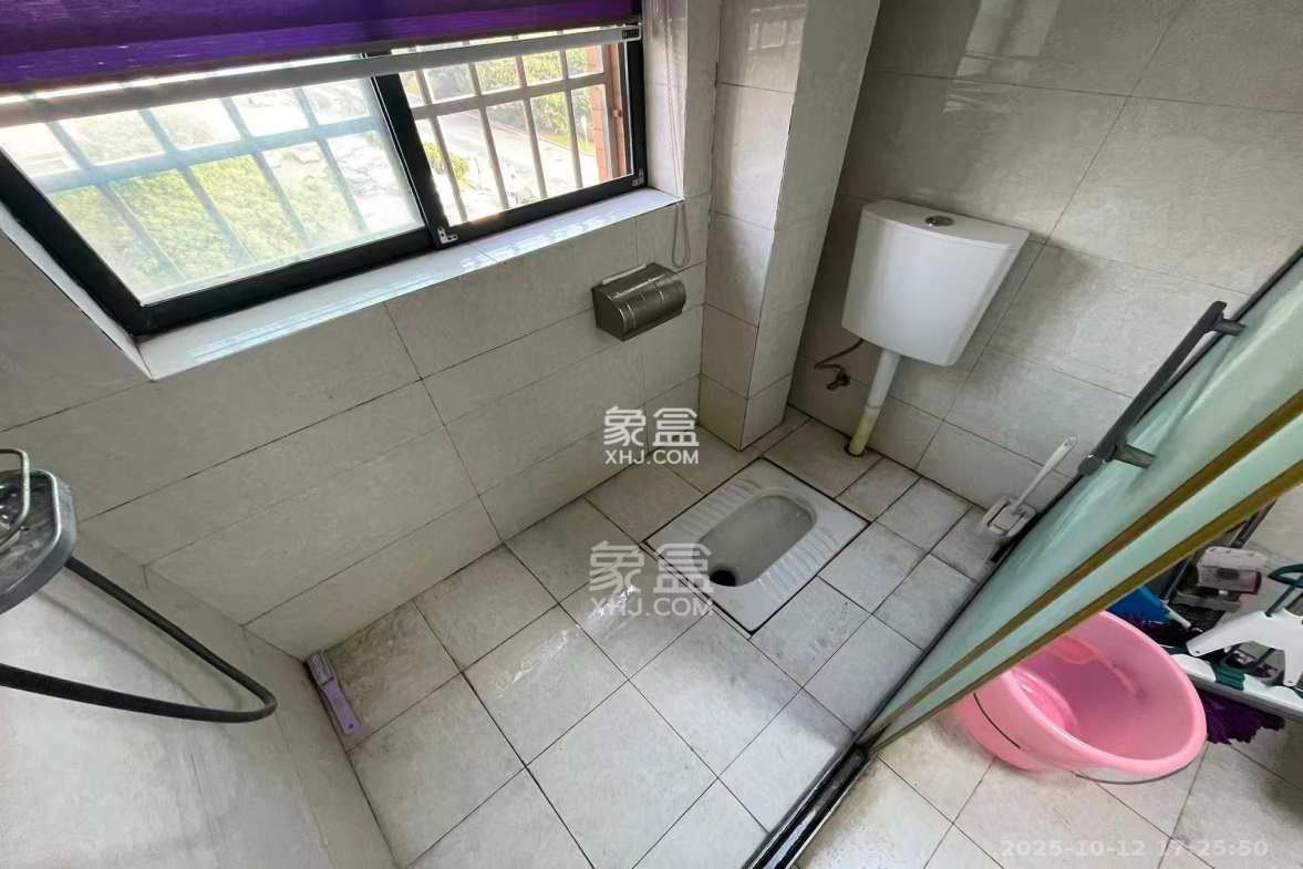 诚兴园 2室2厅1卫 2000.0元/月 诚兴园 2室2厅1卫 2000.0元/月室内图