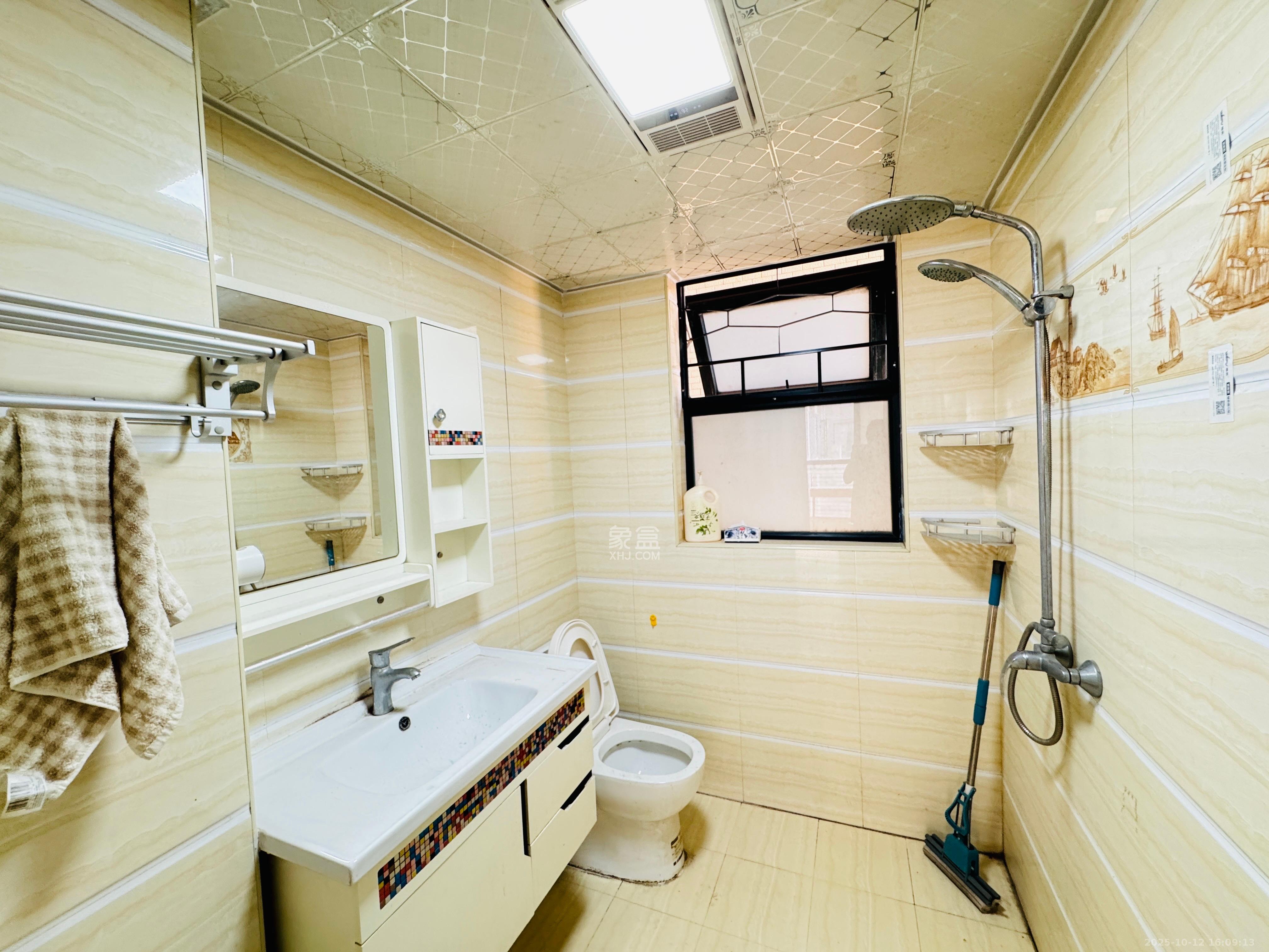 湘江锦绣  3室2厅2卫    2200.0元/月 湘江锦绣  3室2厅2卫    2200.0元/月室内图