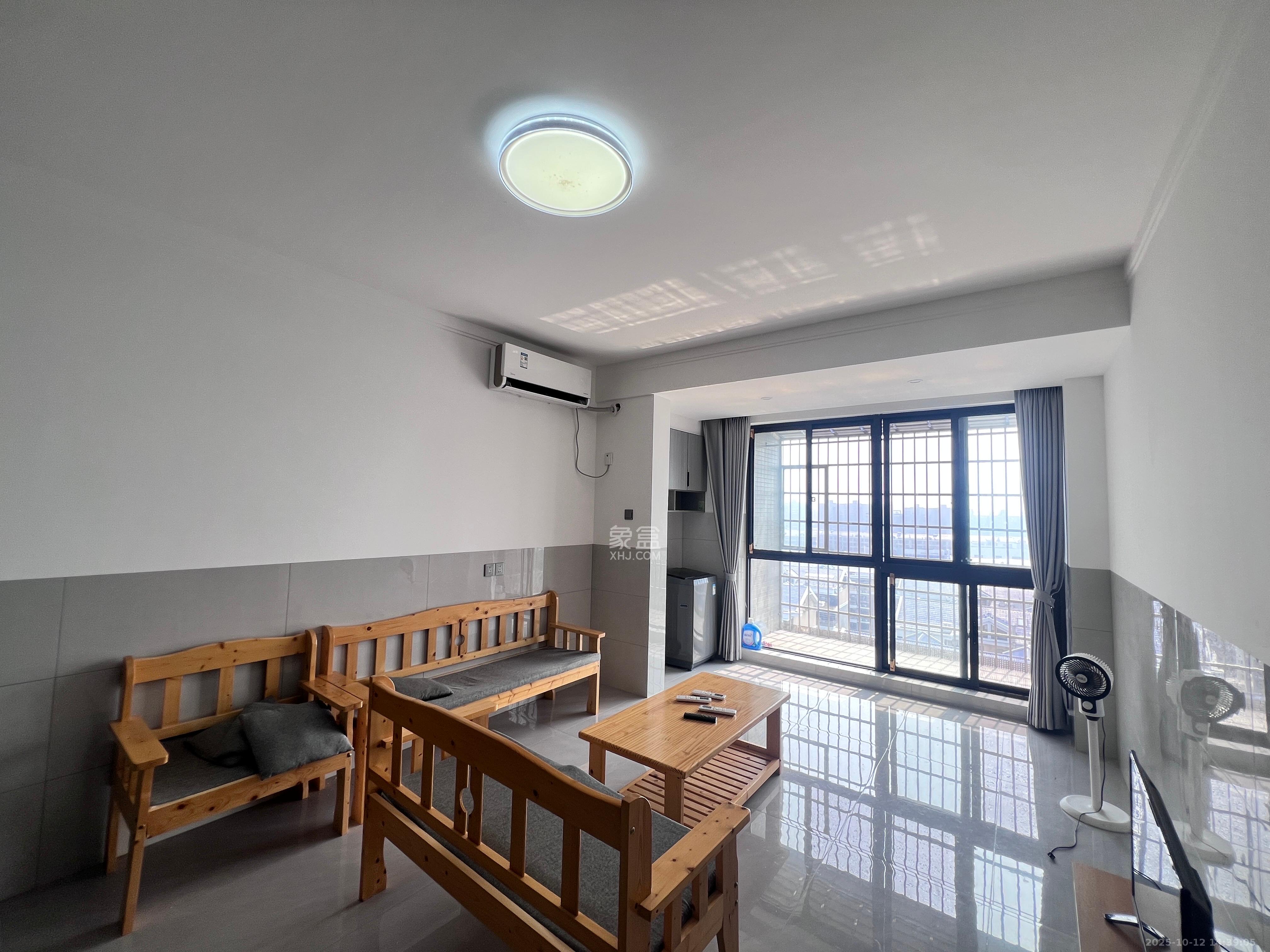 金桂小区二期  2室1厅1卫    2100.0元/月室内图