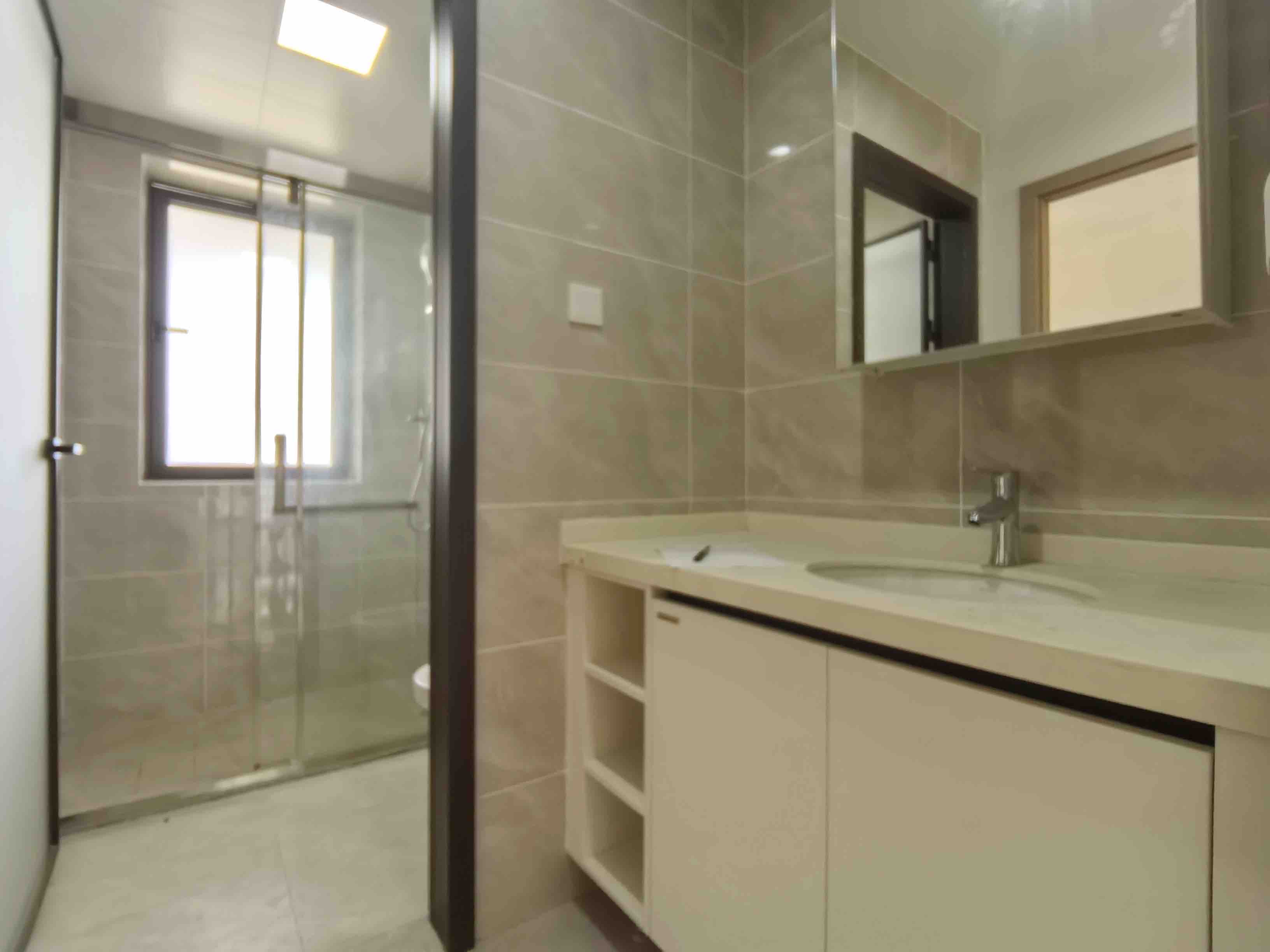 海府大院（海府路41号）  3室2厅2卫    4000.0元/月室内图