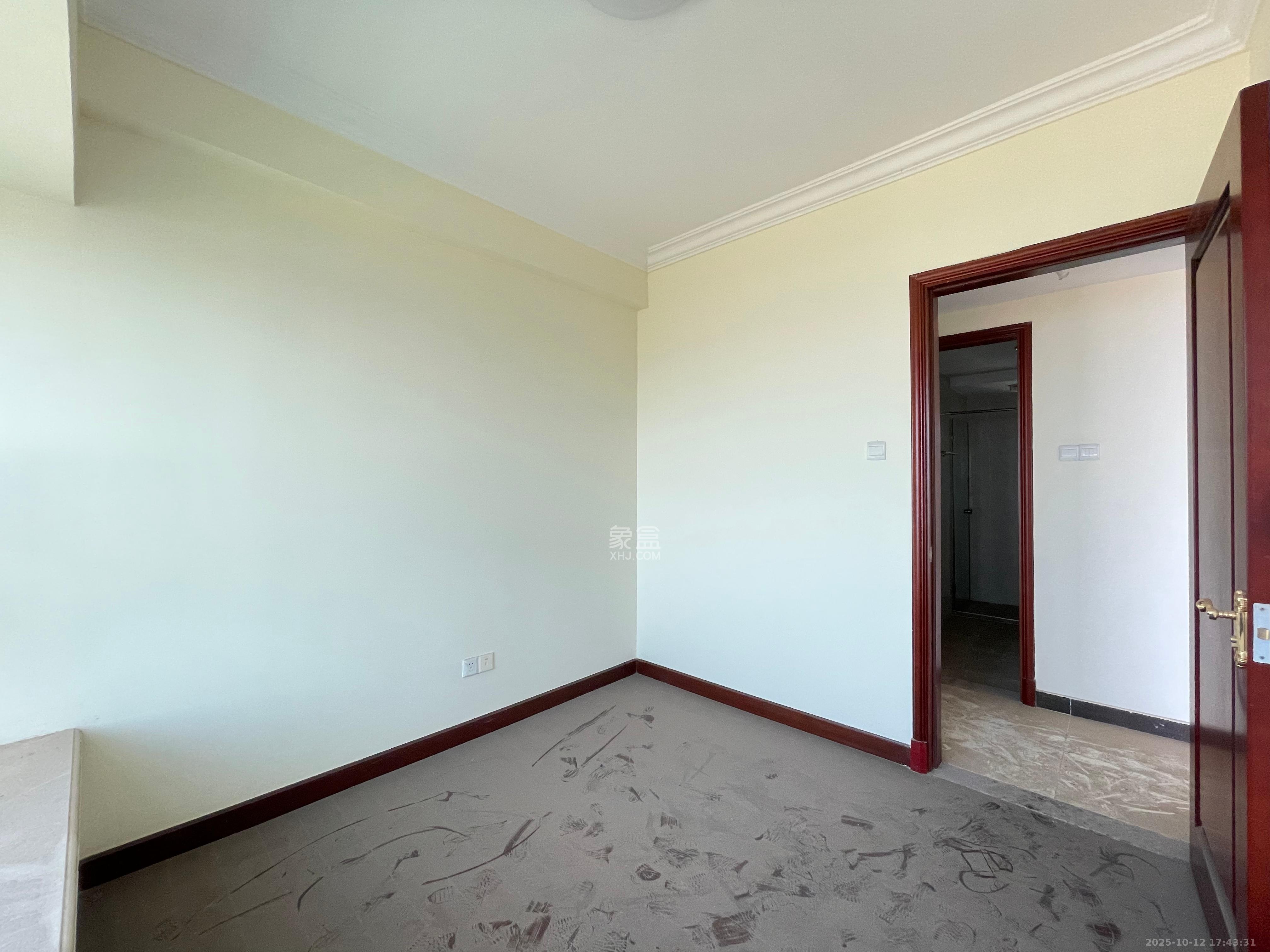 恒大名都  3室2厅1卫    1500.0元/月室内图