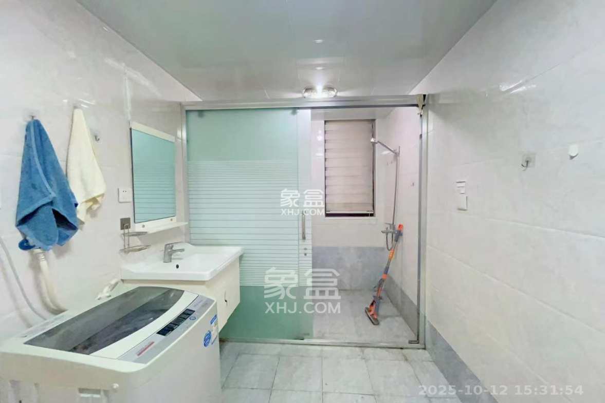 保利西海岸A区 1室1厅1卫 1500.0元/月 保利西海岸A区 1室1厅1卫 1500.0元/月室内图