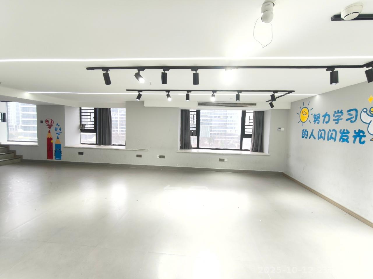 卡地亚公寓 1室1厅1卫 4800.0元/月 卡地亚公寓 1室1厅1卫 4800.0元/月室内图