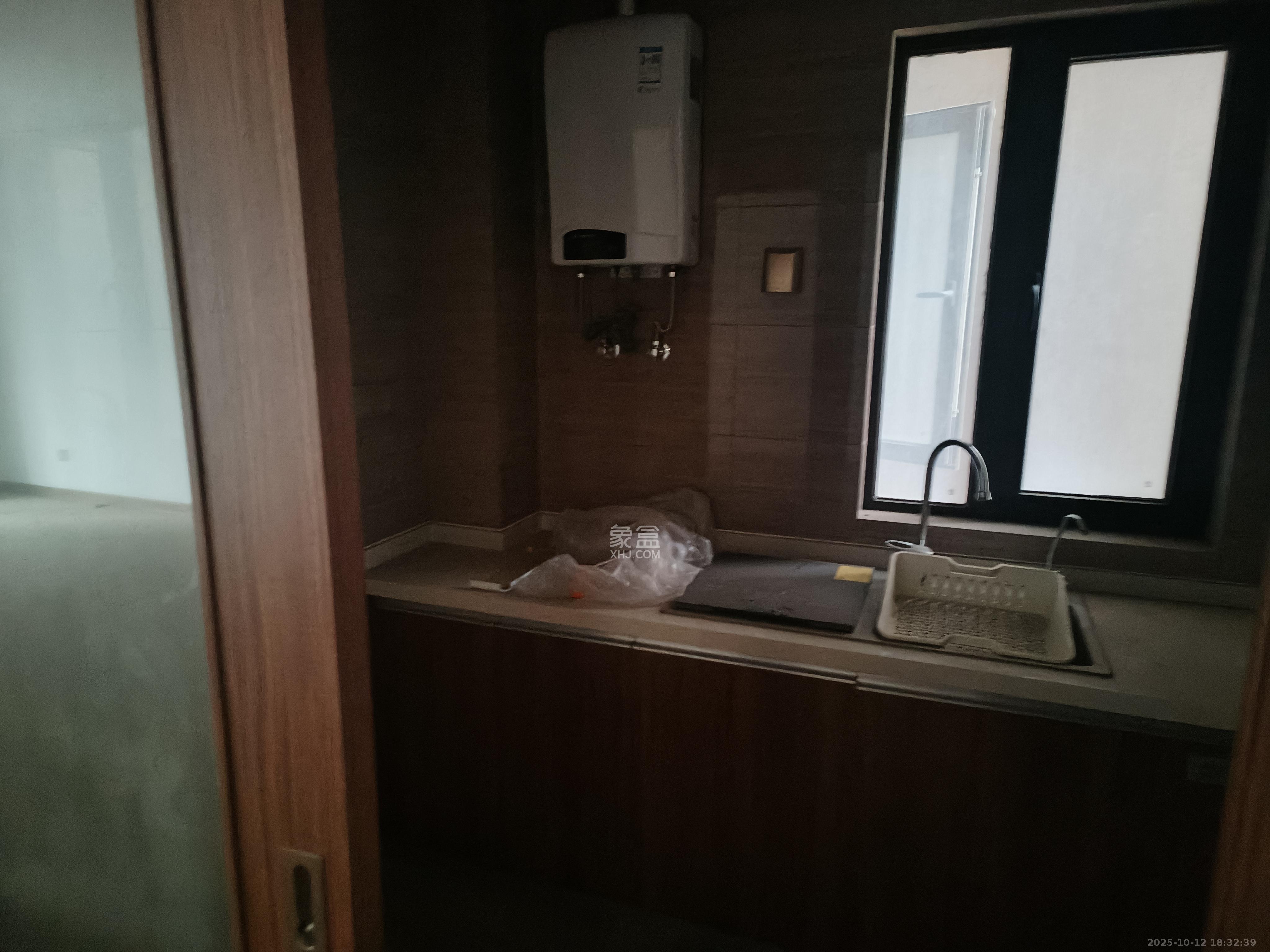 阳光城尚东湾青柠园 3室2厅2卫 2600.0元/月 阳光城尚东湾青柠园 3室2厅2卫 2600.0元/月室内图